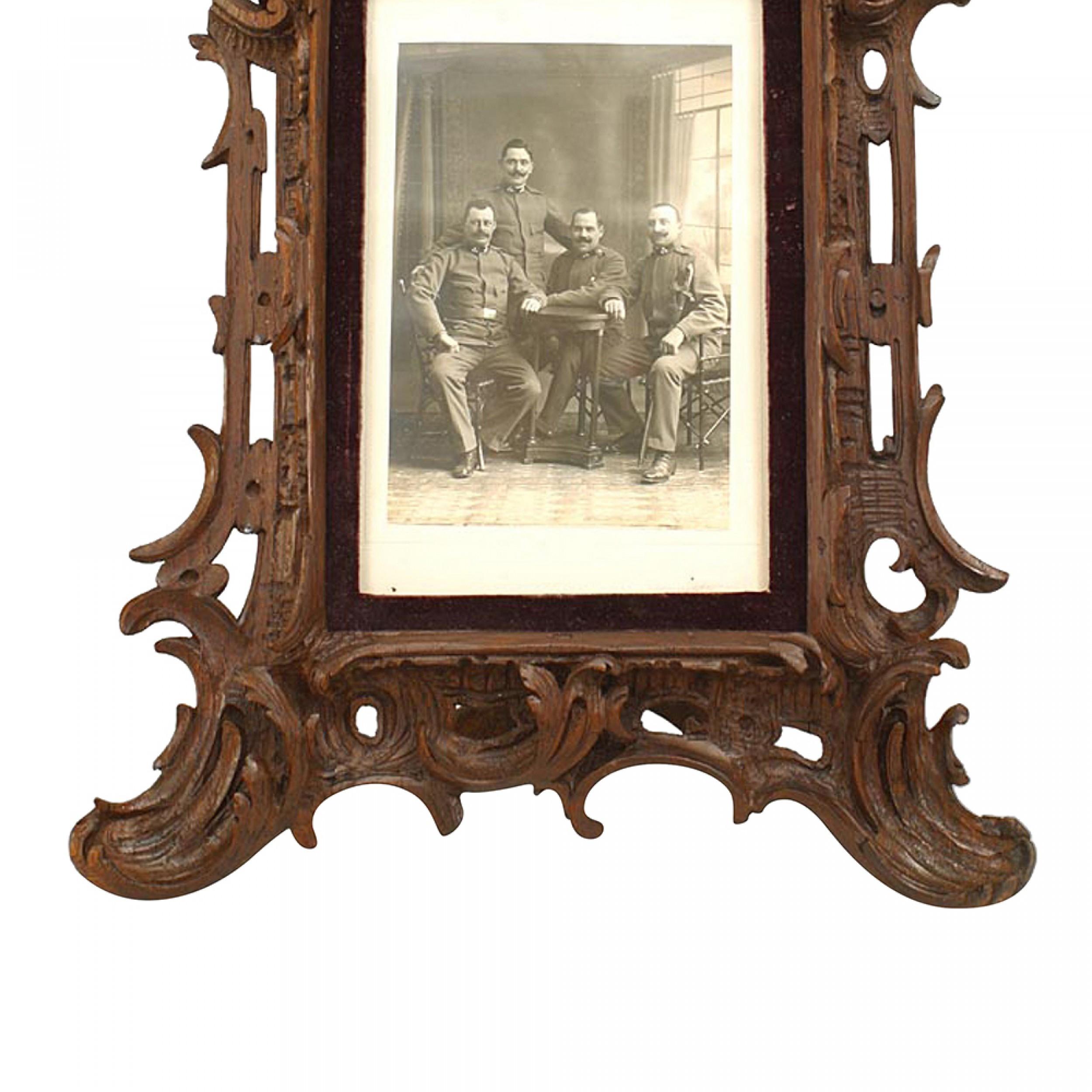 Rustic Black Forest Carved Oak Picture Frame In Good Condition For Sale In Queens, NY