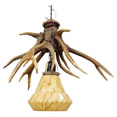 Rustikale Black Forest Deckenlampe mit Hirschgeweih 1920er Jahre