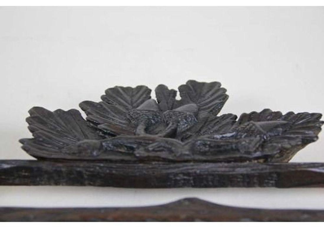 Specchio rustico Black Forest intagliato a mano con foglie di Oak, Austria, CIRCA 1880 in vendita 6