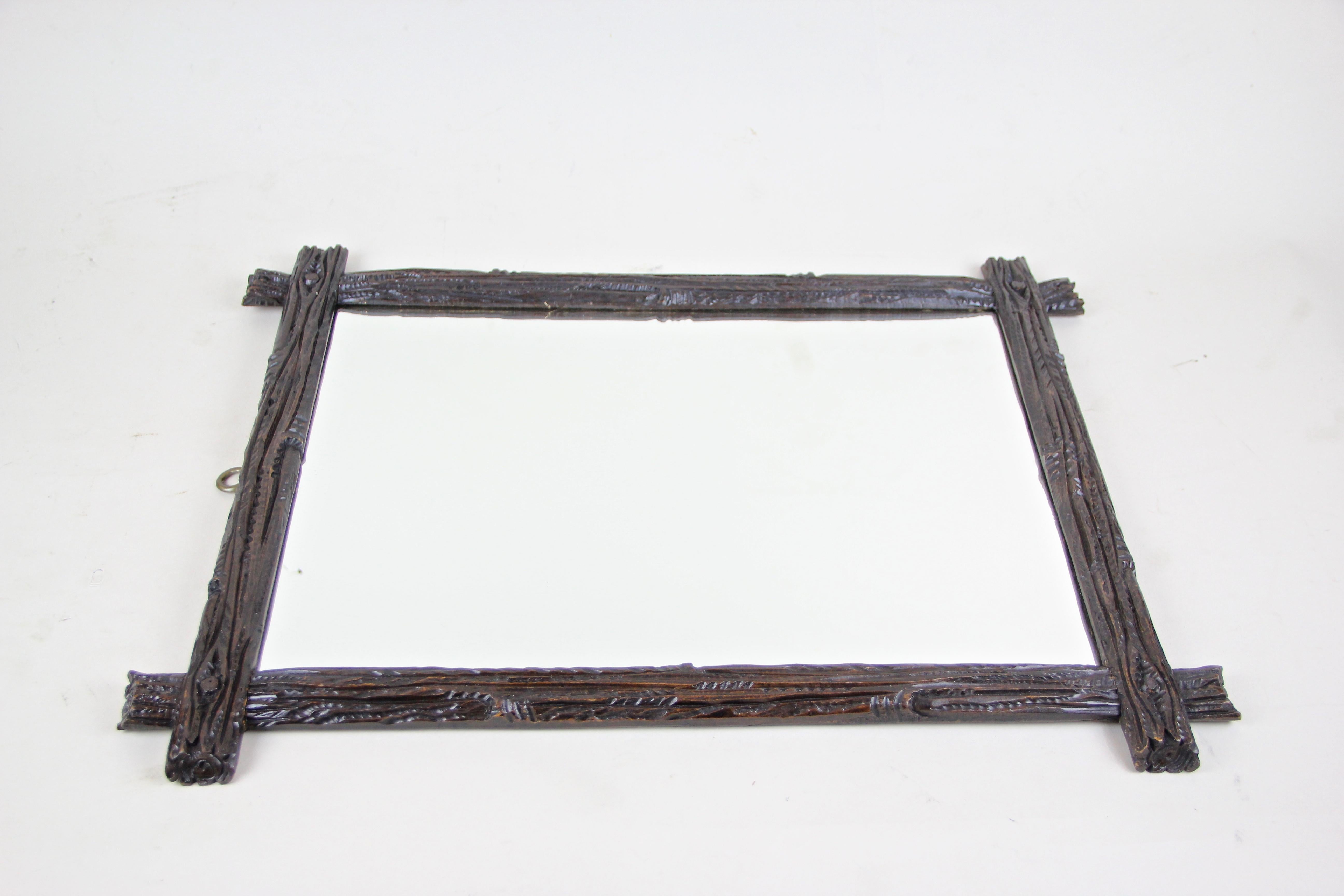 Rustic Black Forest Wall Mirror Hand Carved, Austria, circa 1890 In Good Condition In Lichtenberg, AT