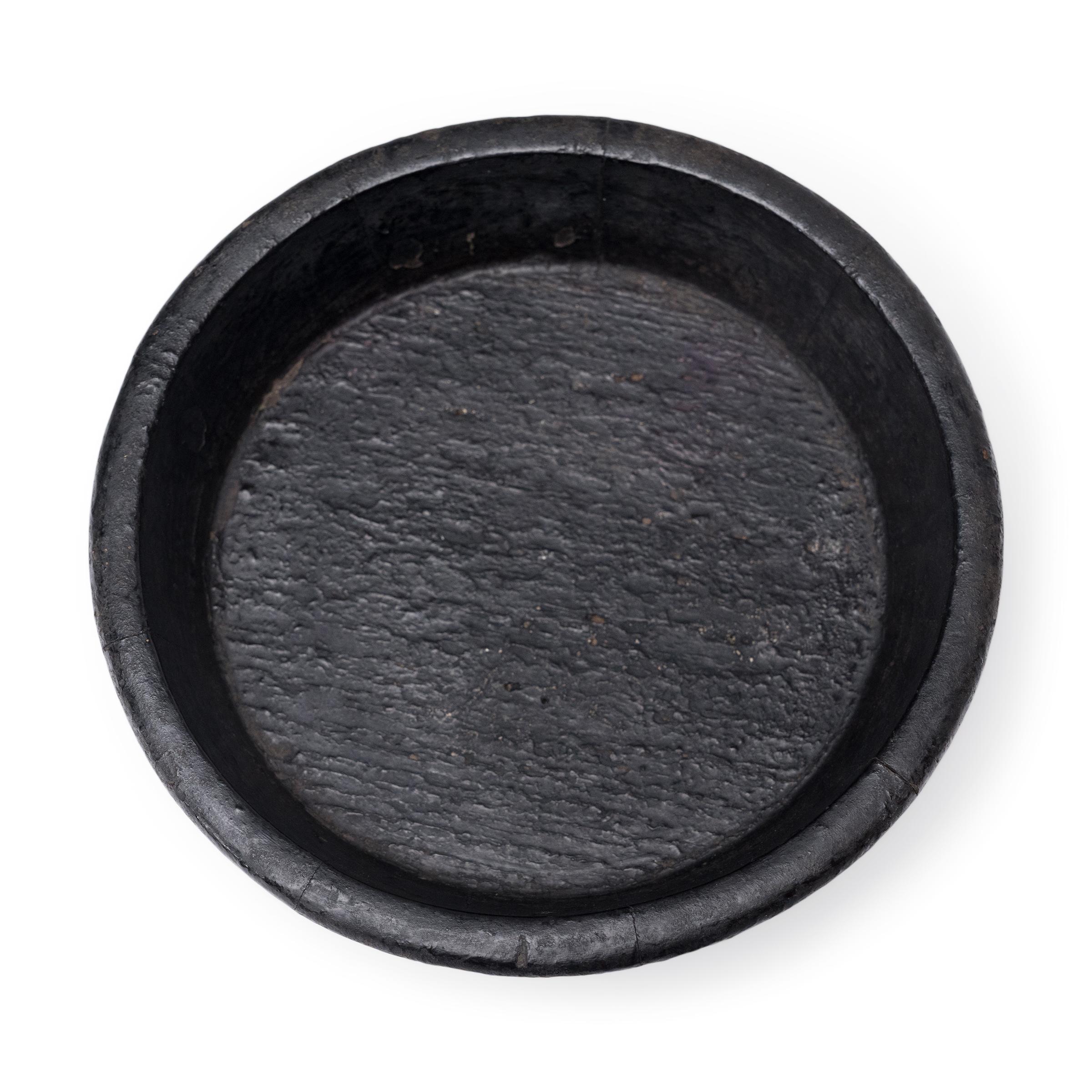 Cinese Piatto rustico in legno laccato nero in vendita