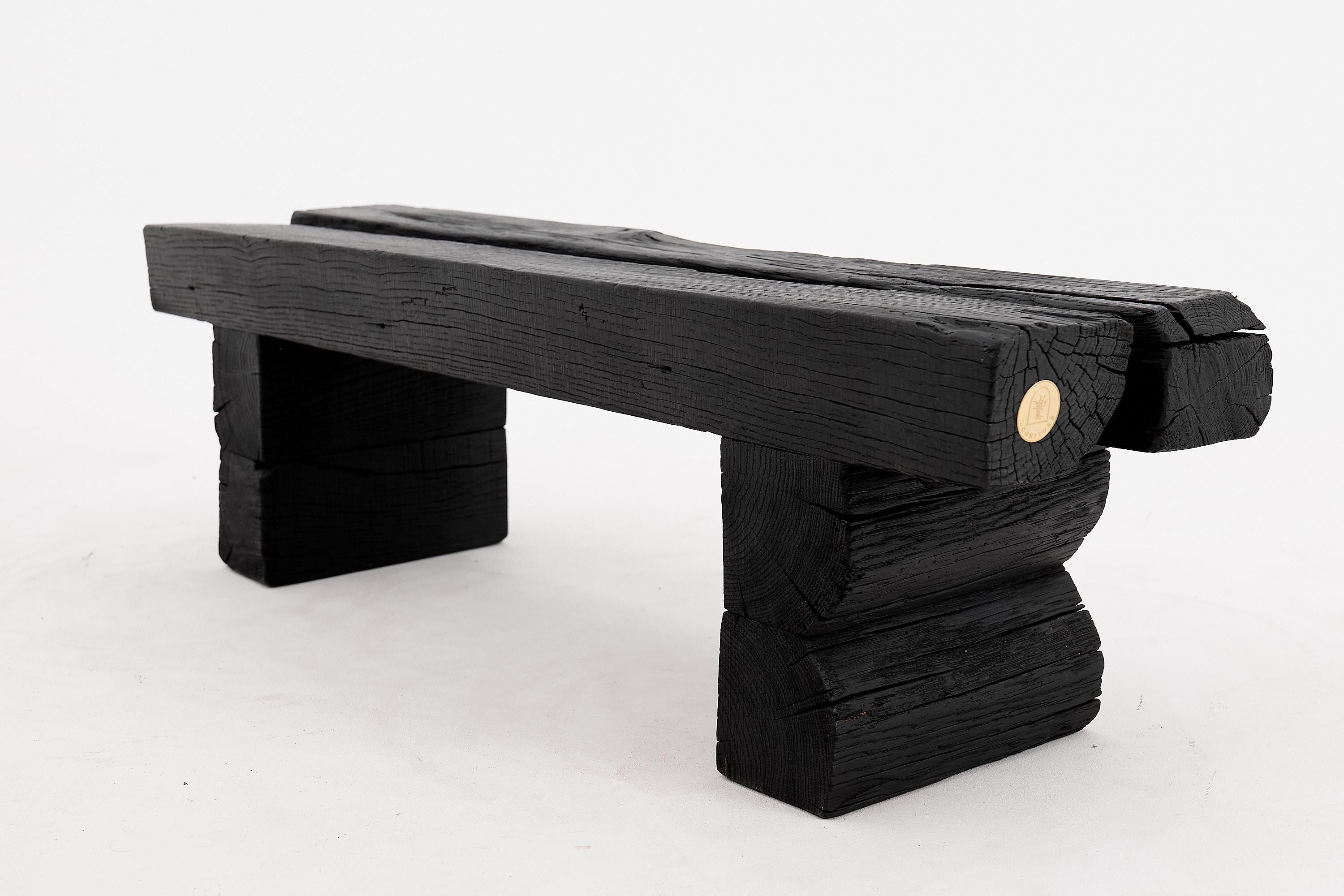 Panchina da giardino rustica in Wood annerito con forma organica grezza per interni ed esterni in vendita 3