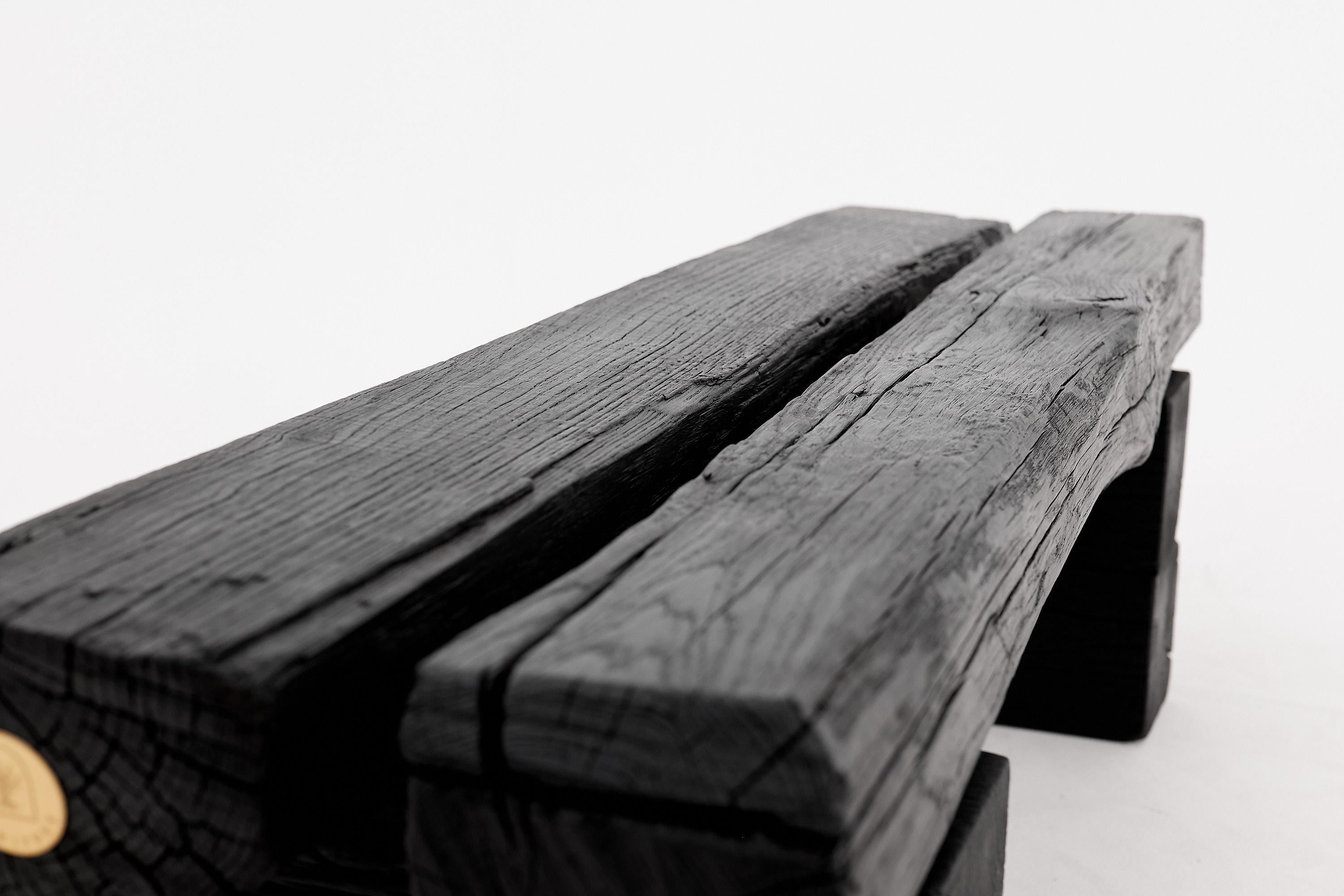 Panchina da giardino rustica in Wood annerito con forma organica grezza per interni ed esterni in vendita 8