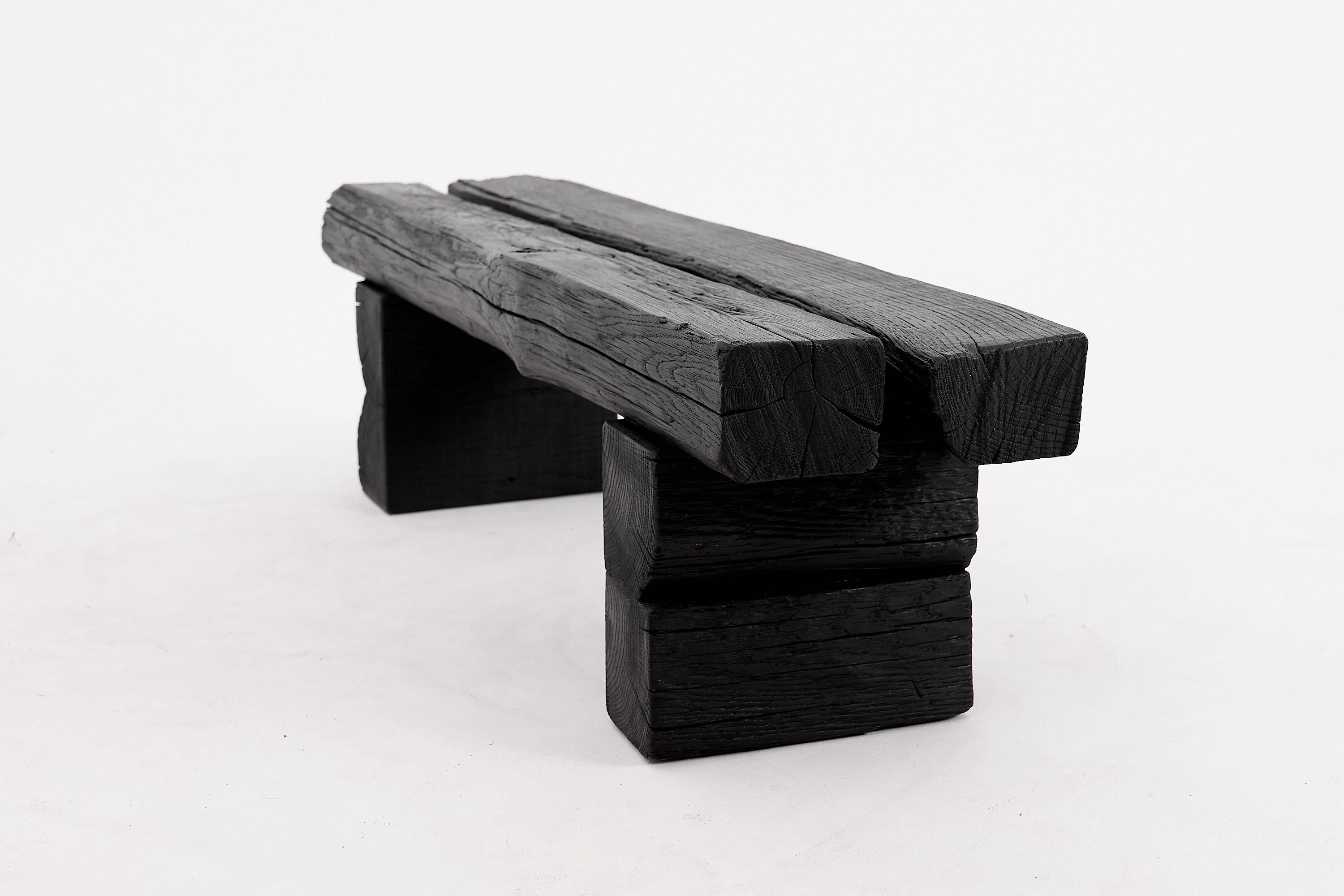 Panchina da giardino rustica in Wood annerito con forma organica grezza per interni ed esterni In condizioni Nuovo in vendita a Stara Gradiška, HR