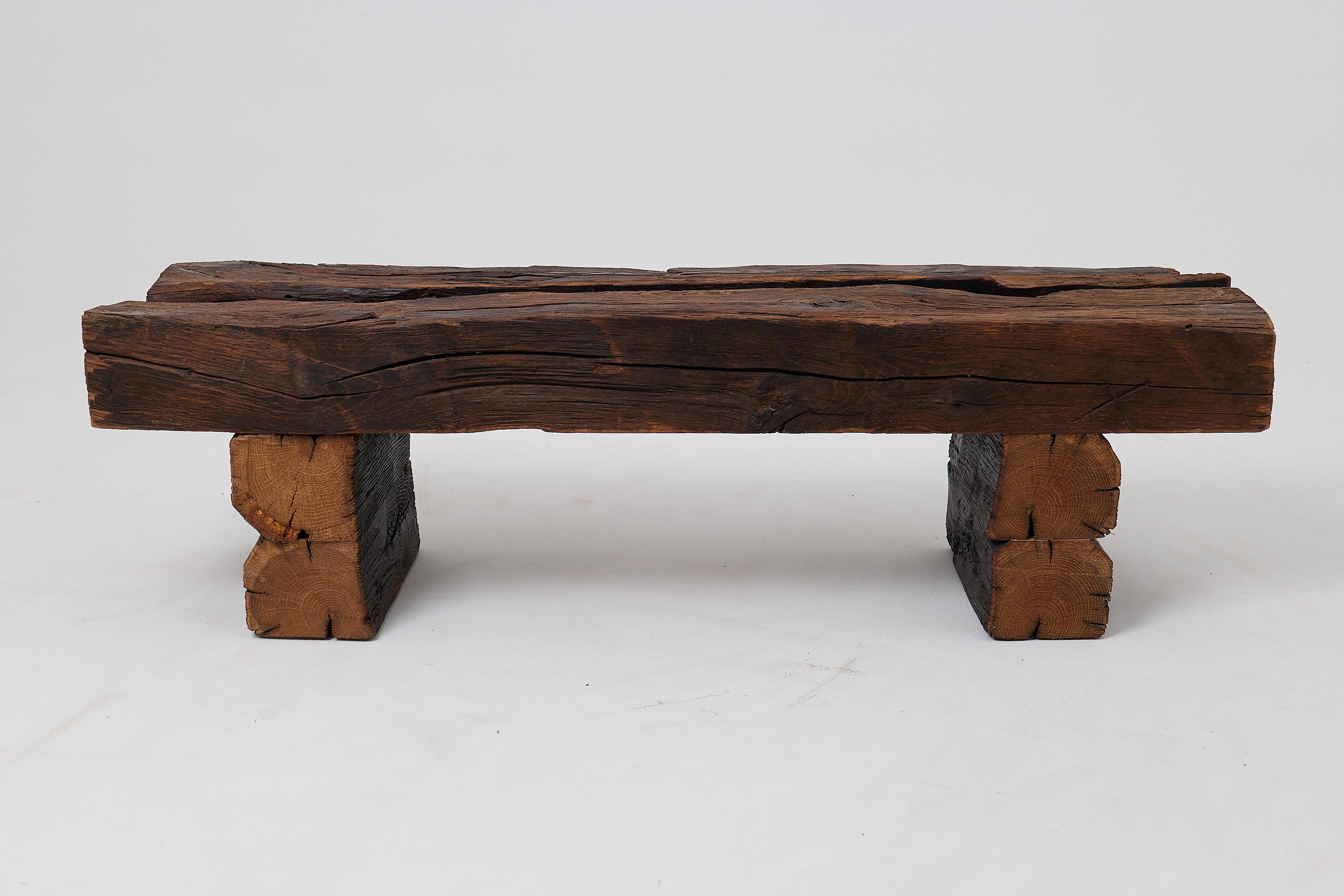 XXIe siècle et contemporain Banc de jardin rustique en bois noirci avec forme organique brute Indoor & Outdoor en vente