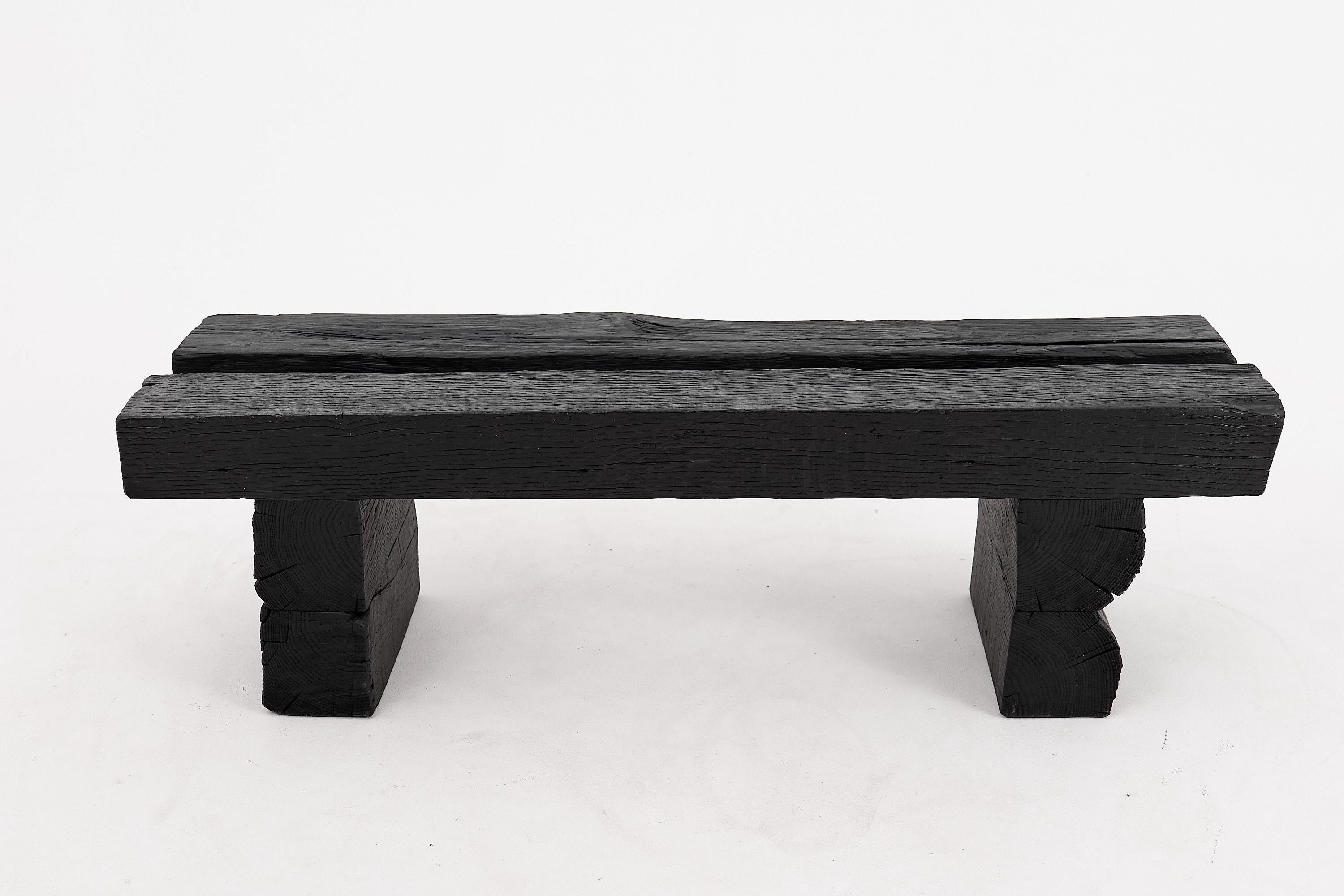 Panchina da giardino rustica in Wood annerito con forma organica grezza per interni ed esterni in vendita 1