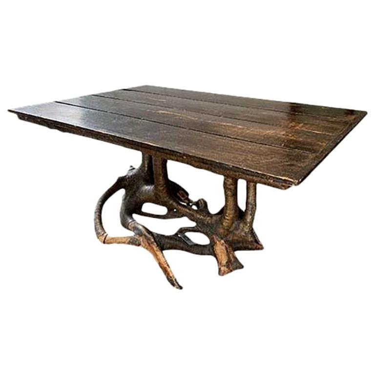Table rustique en orme blanchi avec base en forme de tronc d'arbre en vente