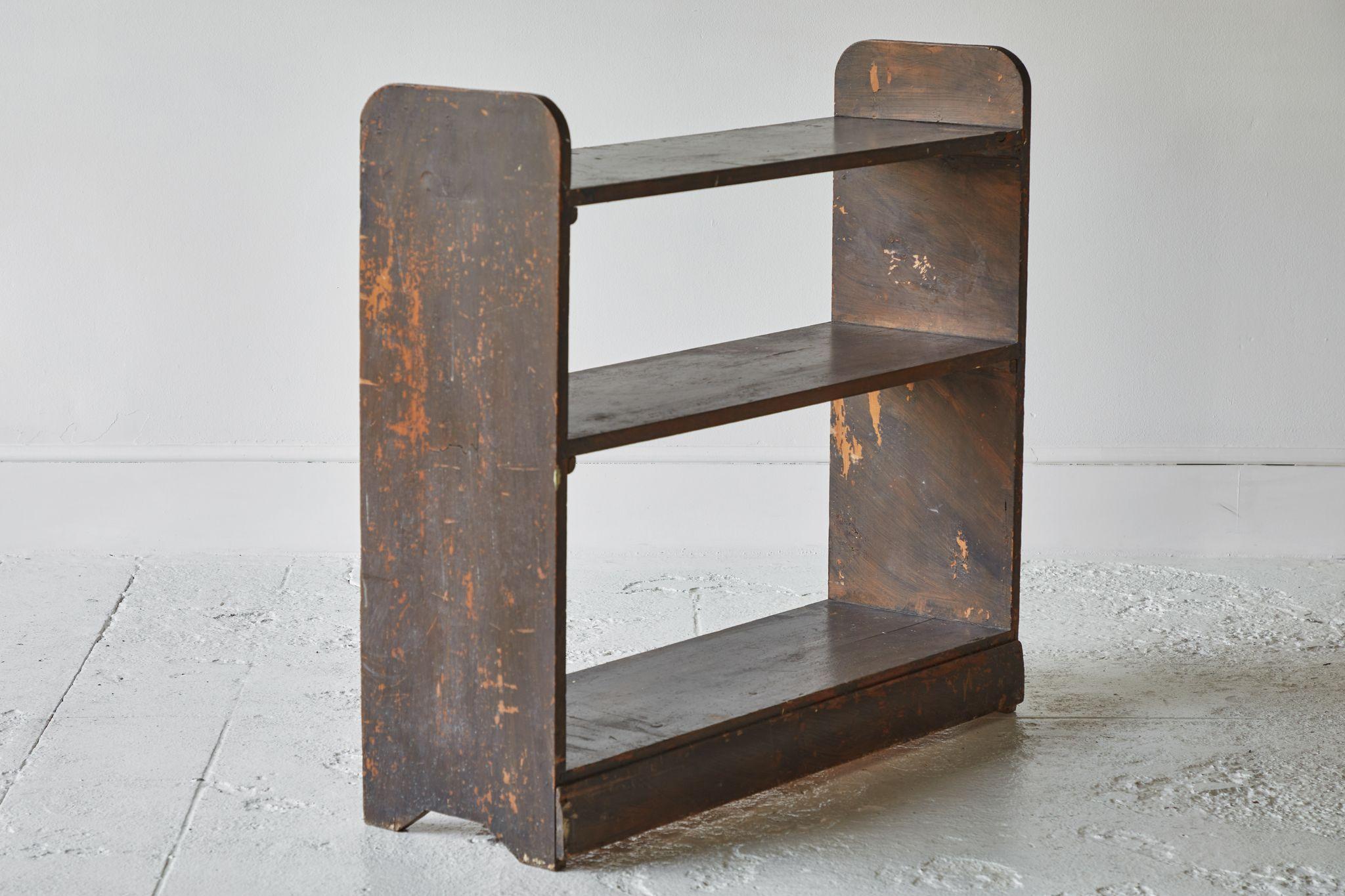 Rustic Brown Painted Bucket Bench Shelf In Good Condition In Los Angeles, CA