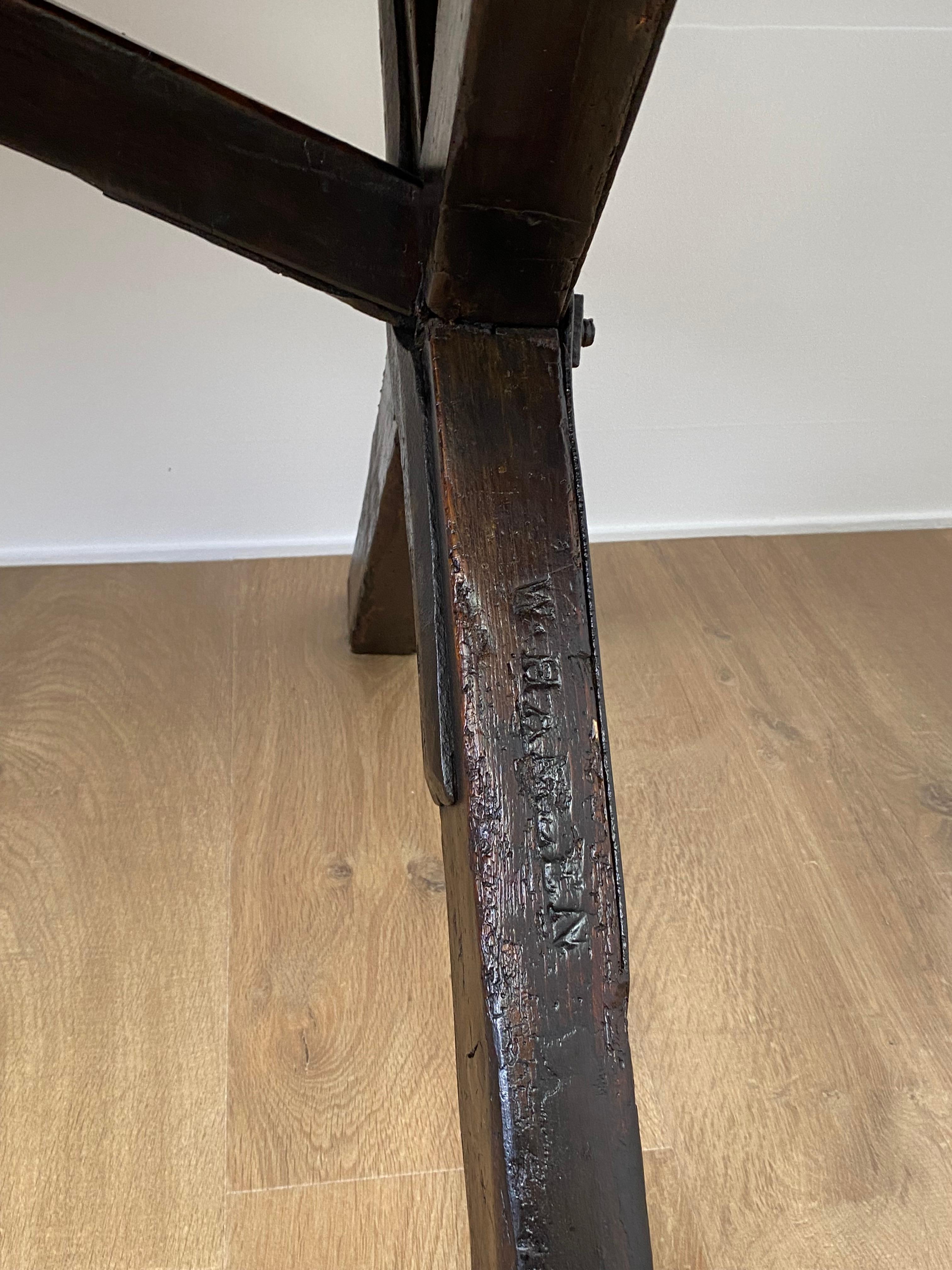 Rustic, Brutalist Antique English Tavern Table In Good Condition In Schellebelle, BE
