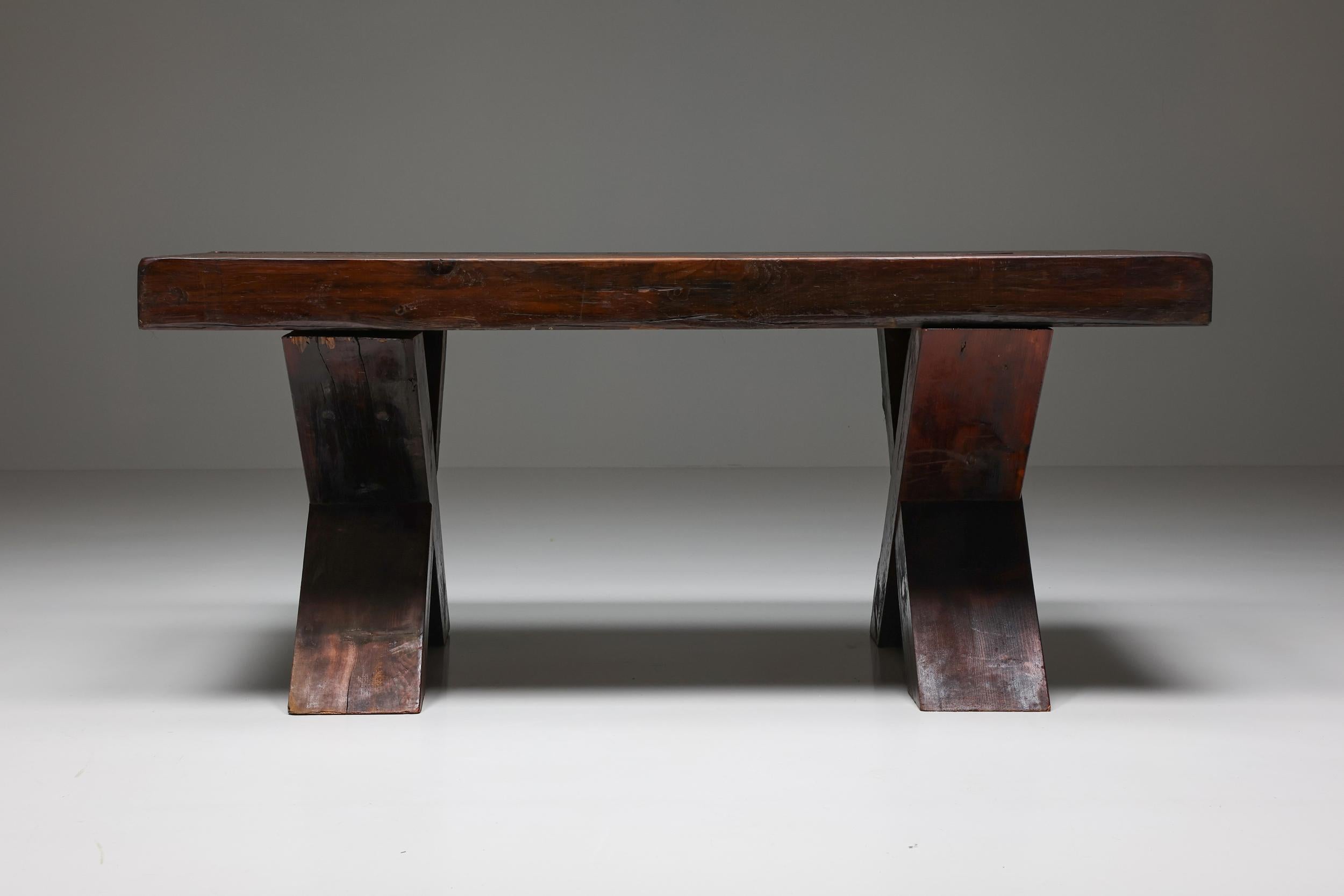 Rustic Brutalist Dark Wooden Dining Table with X-Legs, Italy, 1940's In Excellent Condition For Sale In Antwerp, BE