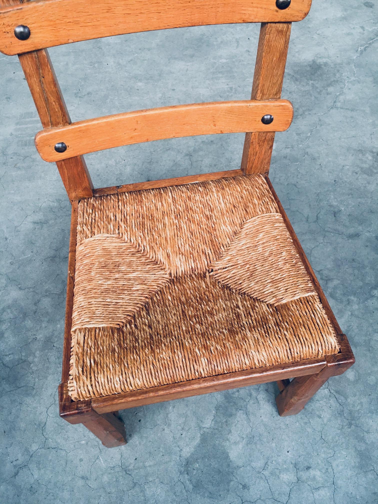 Set di sedie da pranzo rustiche con schienale a doghe in Oak Design, Belgio, anni '60 in vendita 11