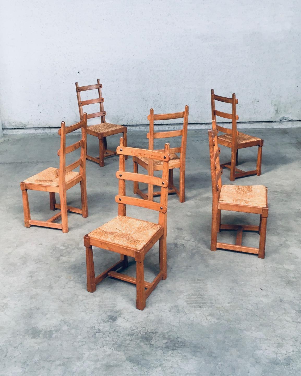 Metà XX secolo Set di sedie da pranzo rustiche con schienale a doghe in Oak Design, Belgio, anni '60 in vendita