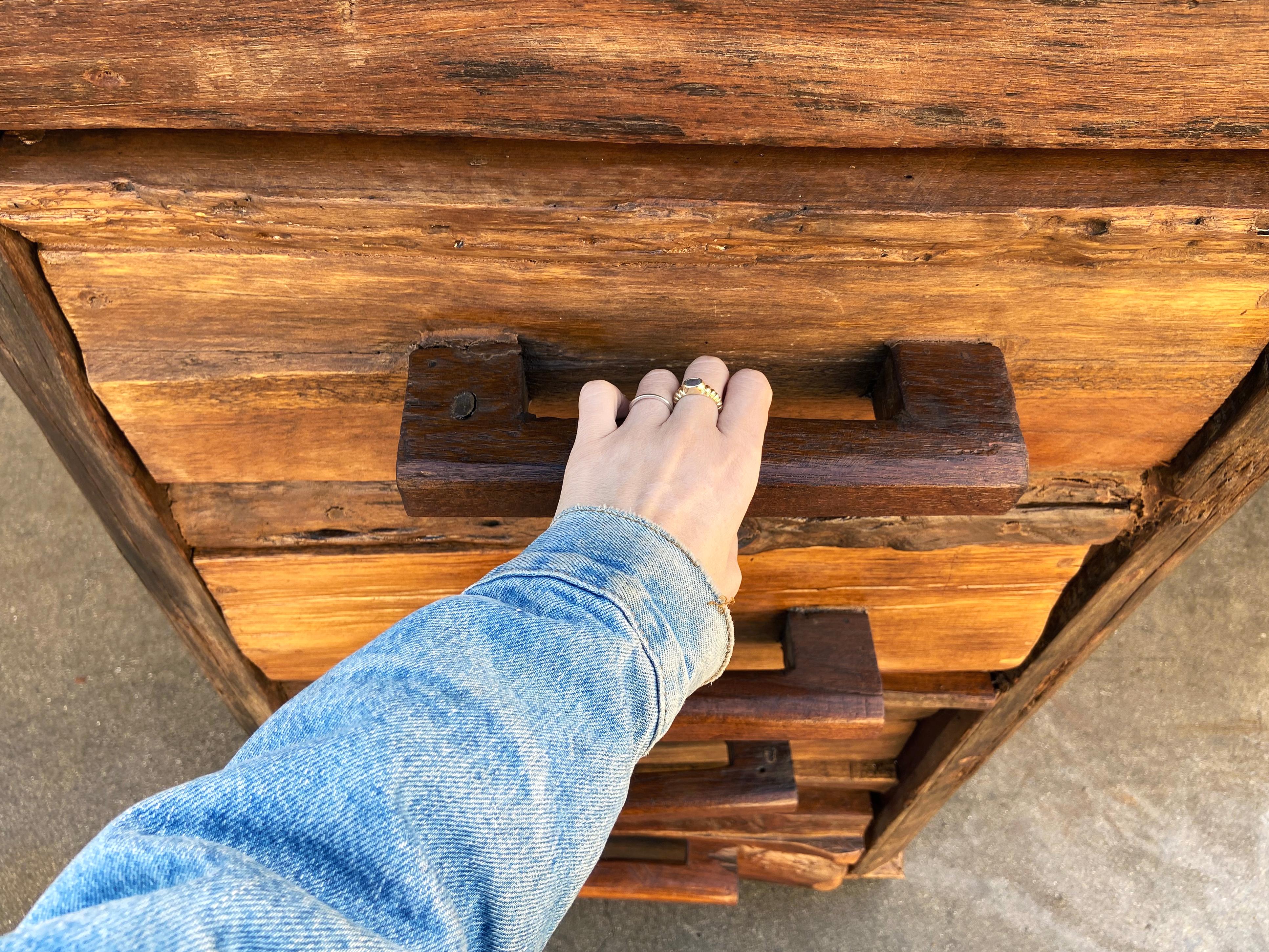 American Rustic Cabin 6-Drawer Log Chest For Sale