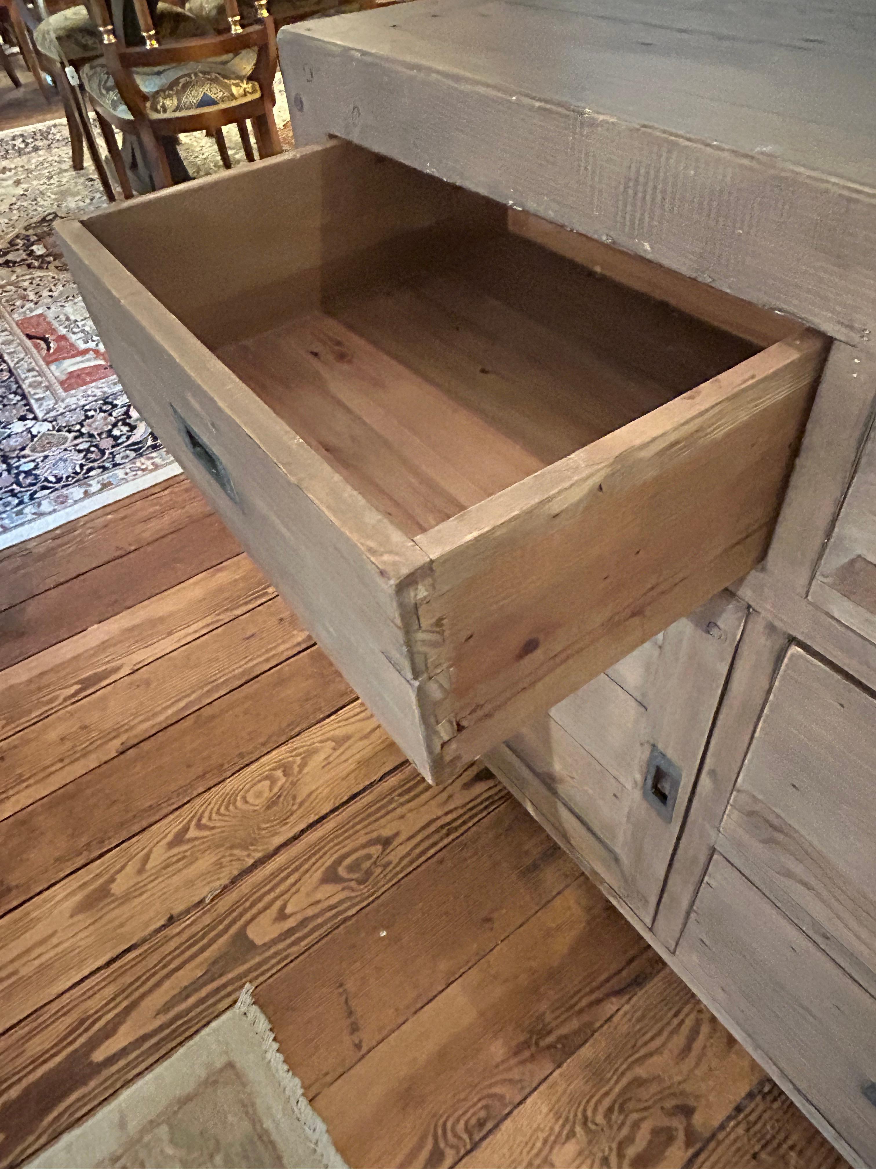 Credenza rustica in stile Campaigner in legno di recupero in vendita 3