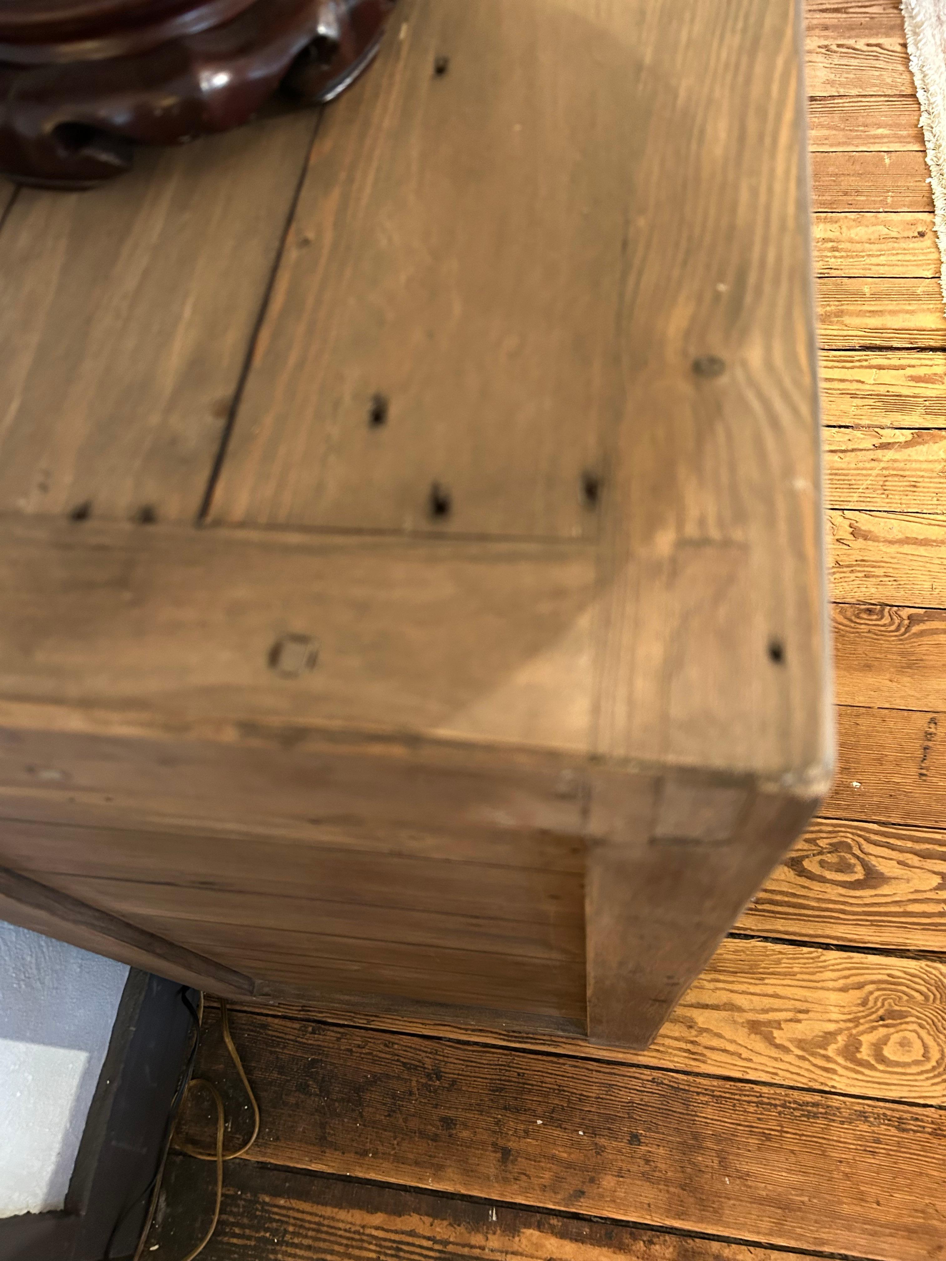 Credenza rustica in stile Campaigner in legno di recupero in vendita 4