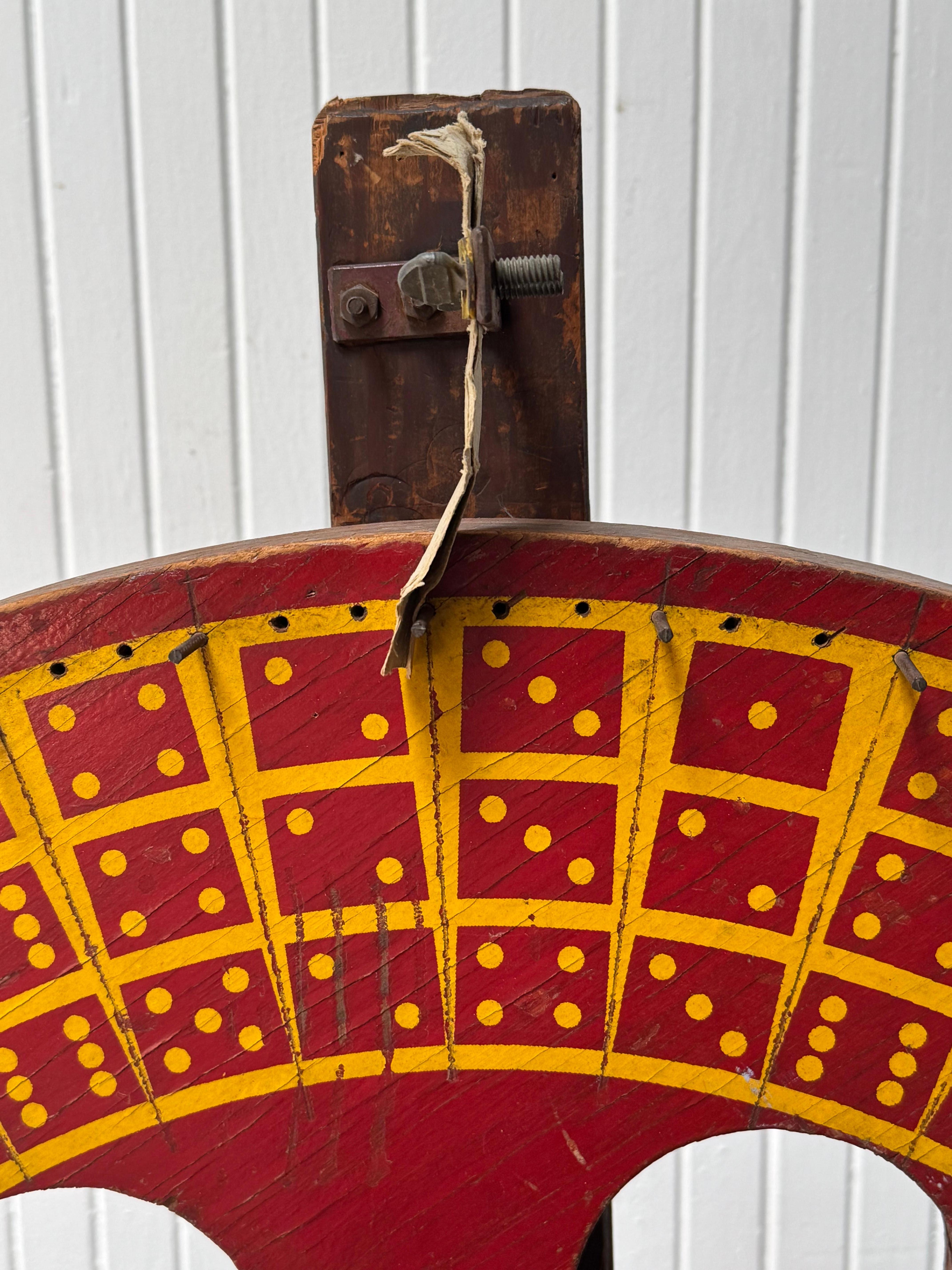 Arte popolare Ruota della fortuna di Carnevale rustica, circa 1940, Folk Art Americana in vendita