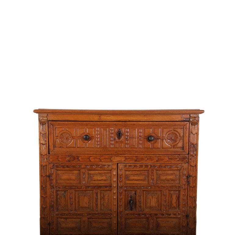 Rustic Carved Italian Buffet from Villa La Pausa In Good Condition In Vancouver, British Columbia