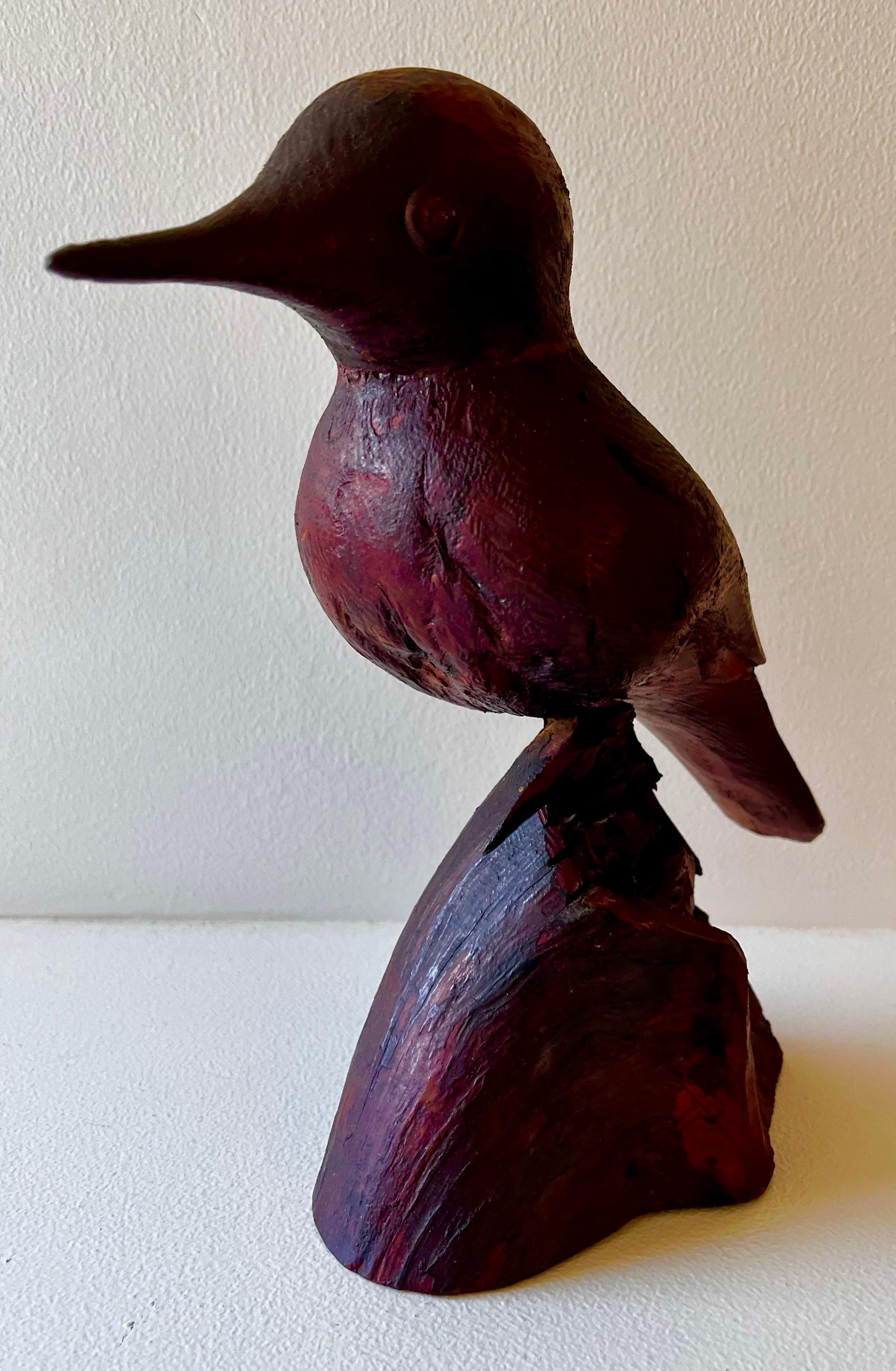 American Craftsman Uccello rustico in legno intagliato su supporto in vendita