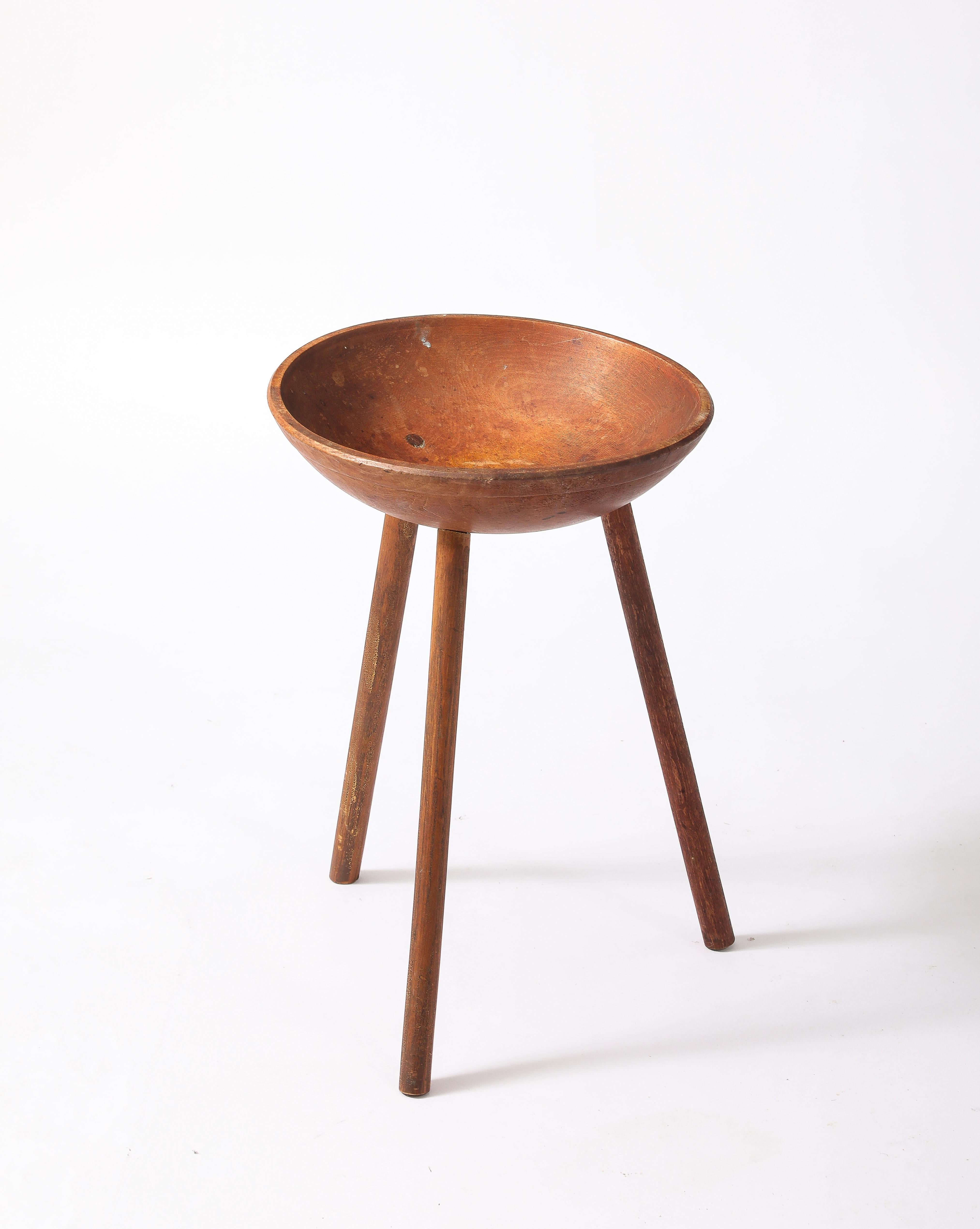 Américain Catchall rustique sur trois pieds, États-Unis, années 1930 en vente