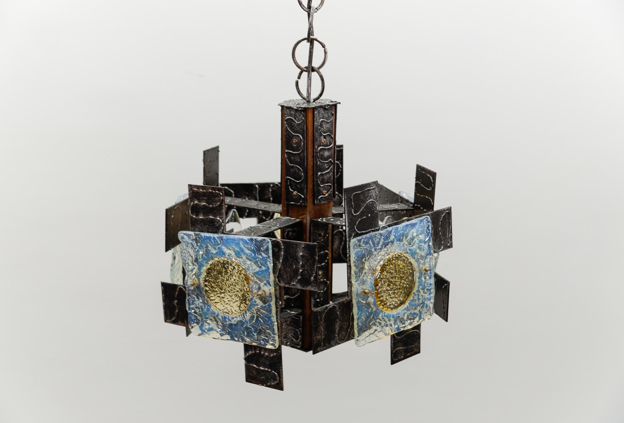Rustikale Deckenleuchte aus Holz, Eisen und Murano-Glas, 1960er Jahre Italien im Angebot 5
