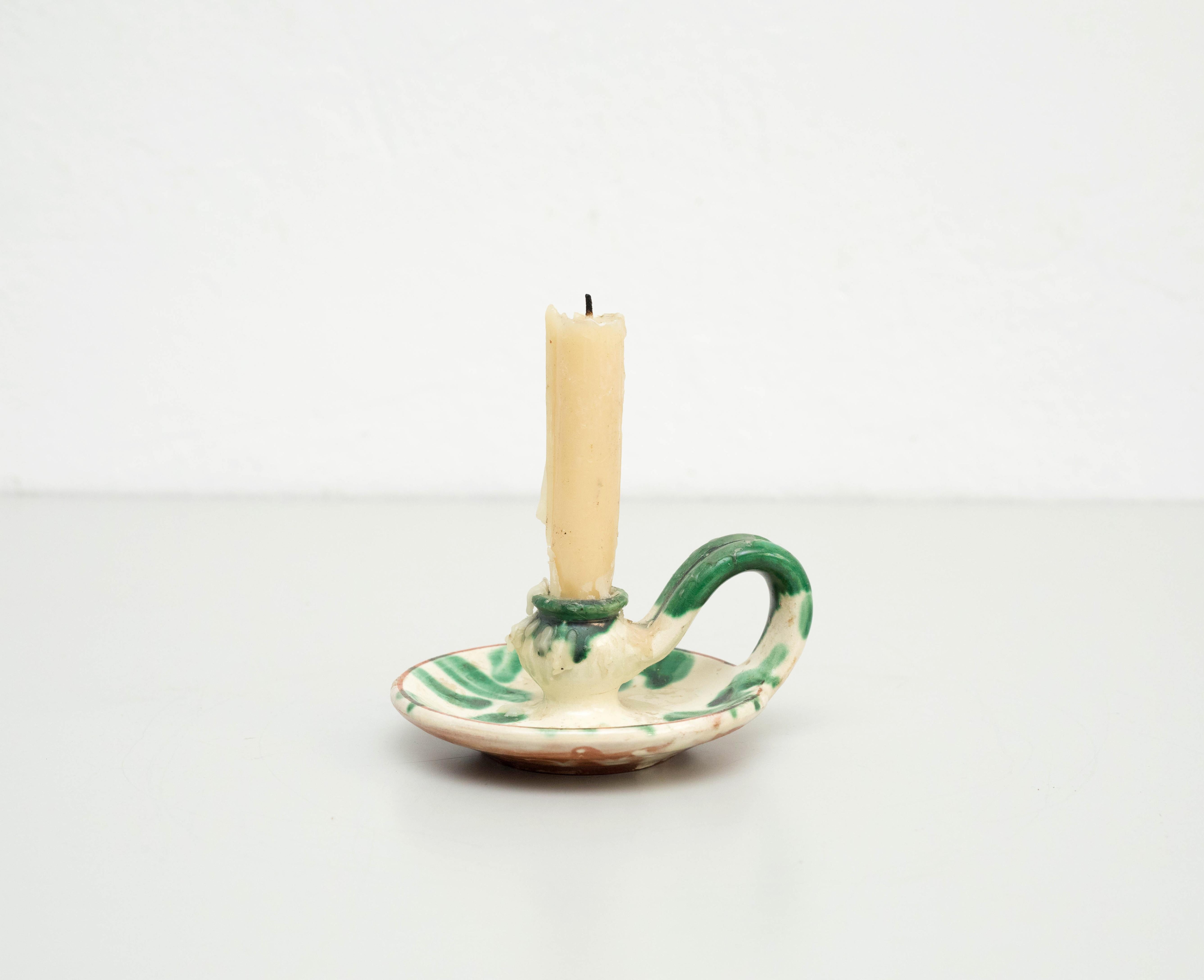 Rustikaler Keramik-Kerzenhalter, um 1960
Von Unbekanntem Hersteller. Spanien.
Originaler Zustand mit geringen alters- und gebrauchsbedingten Abnutzungserscheinungen, der eine schöne Patina aufweist.

MATERIALIEN:
Keramisch.
 
Kerze nicht