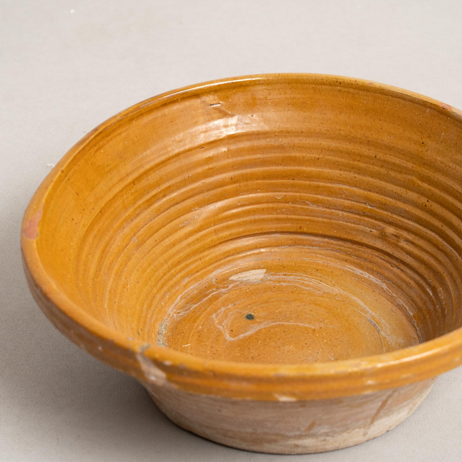 Milieu du XXe siècle Vase rustique en céramique - Début du 20e siècle, Circa 1940 en vente