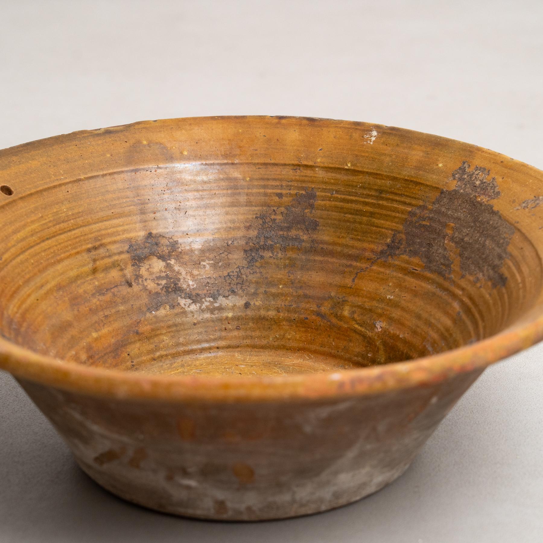 Vase rustique en céramique de couleur terre - Début du 20e siècle en vente 3