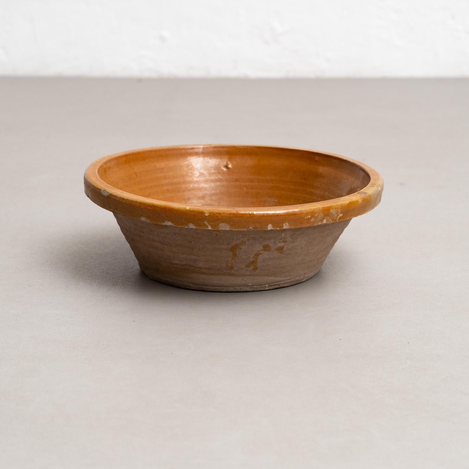 Spagnolo Vaso rustico in ceramica con bellissimi toni della terra - Inizio XX secolo in vendita
