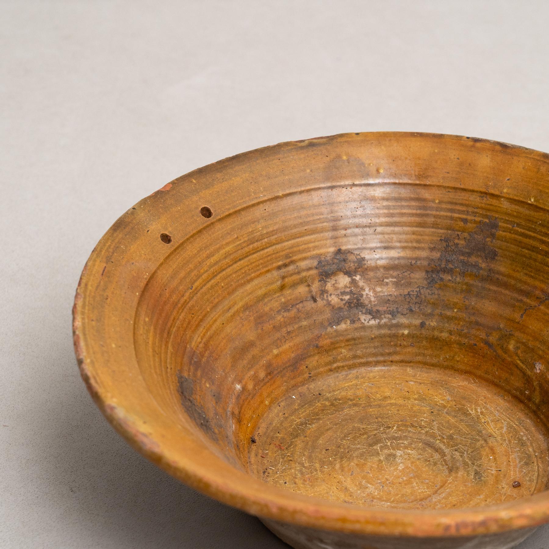Milieu du XXe siècle Vase rustique en céramique de couleur terre - Début du 20e siècle en vente