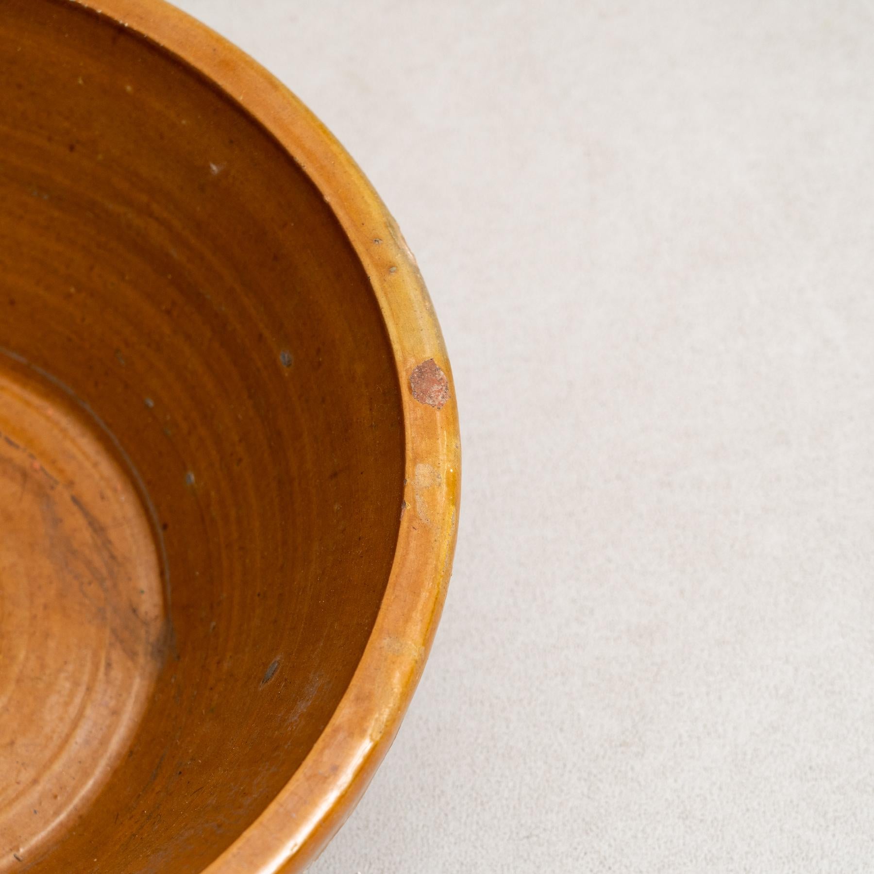 Ceramica Vaso rustico in ceramica con bellissimi toni della terra - Inizio XX secolo in vendita