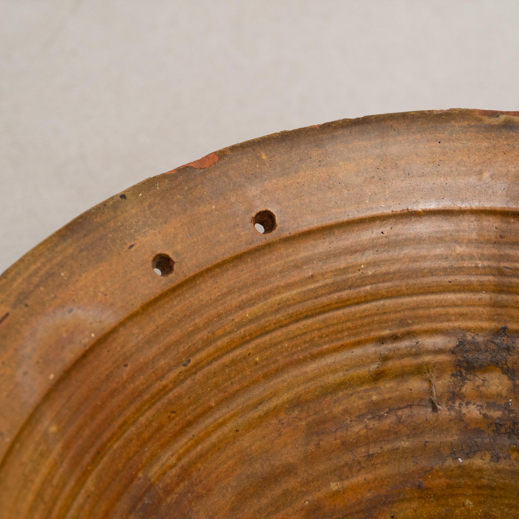 Céramique Vase rustique en céramique de couleur terre - Début du 20e siècle en vente