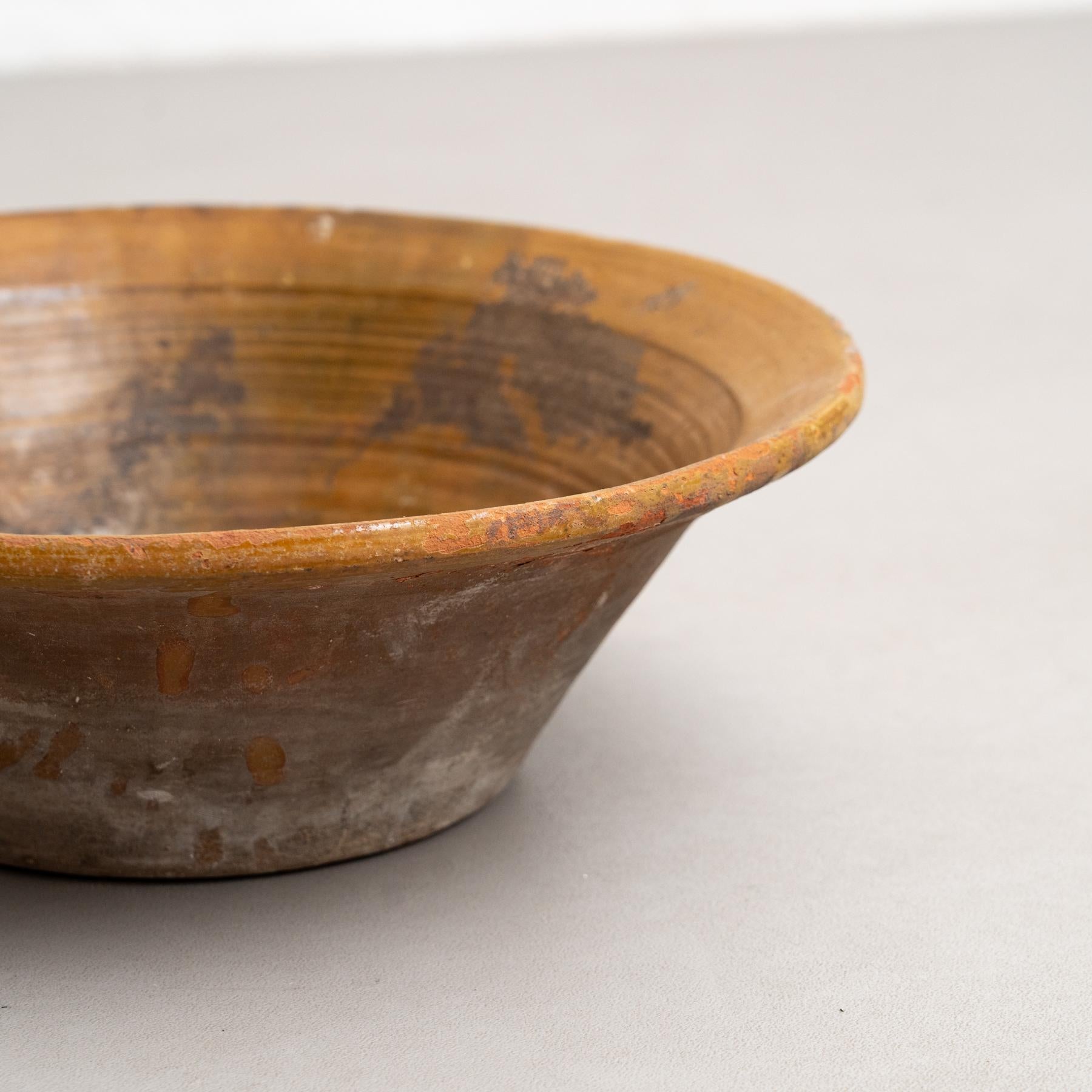 Vase rustique en céramique de couleur terre - Début du 20e siècle en vente 2