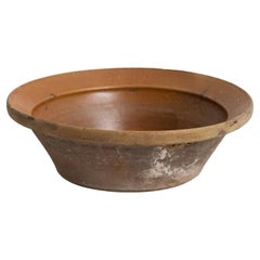 Rustic Ceramic Plate Vase in Beautiful Earth Tone – Early 20th Century