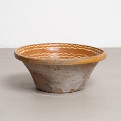 Rustikale Keramikvase mit handgemalten Details - Anfang 20.