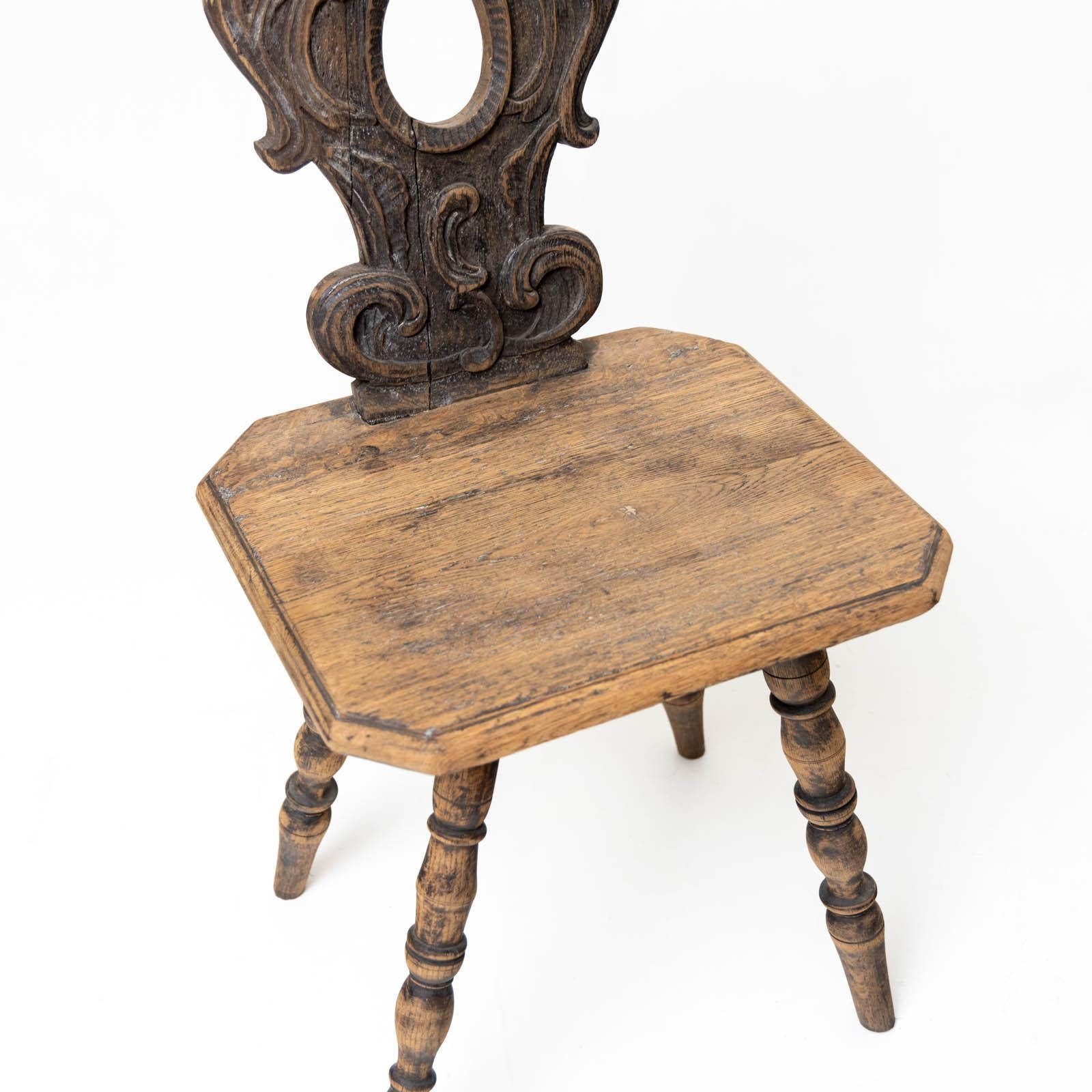 Rustikaler Stuhl, 18./19. Jahrhundert (Eichenholz) im Angebot