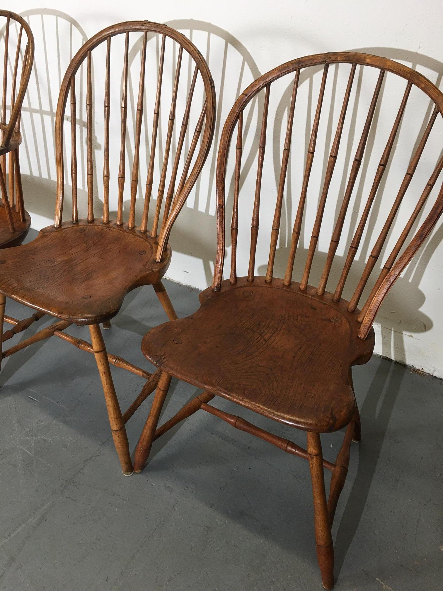 Rustikaler 4er-Set Stühle (Holz) im Angebot