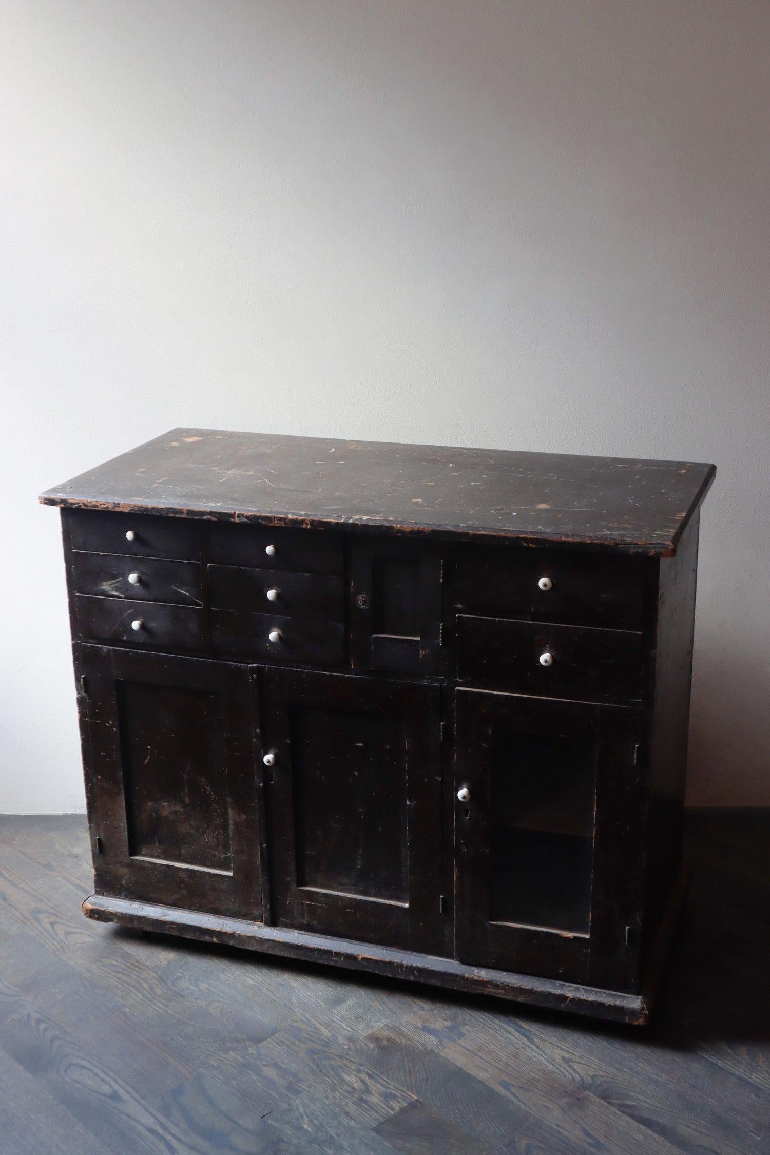 Rustic Chest of Drawers 1