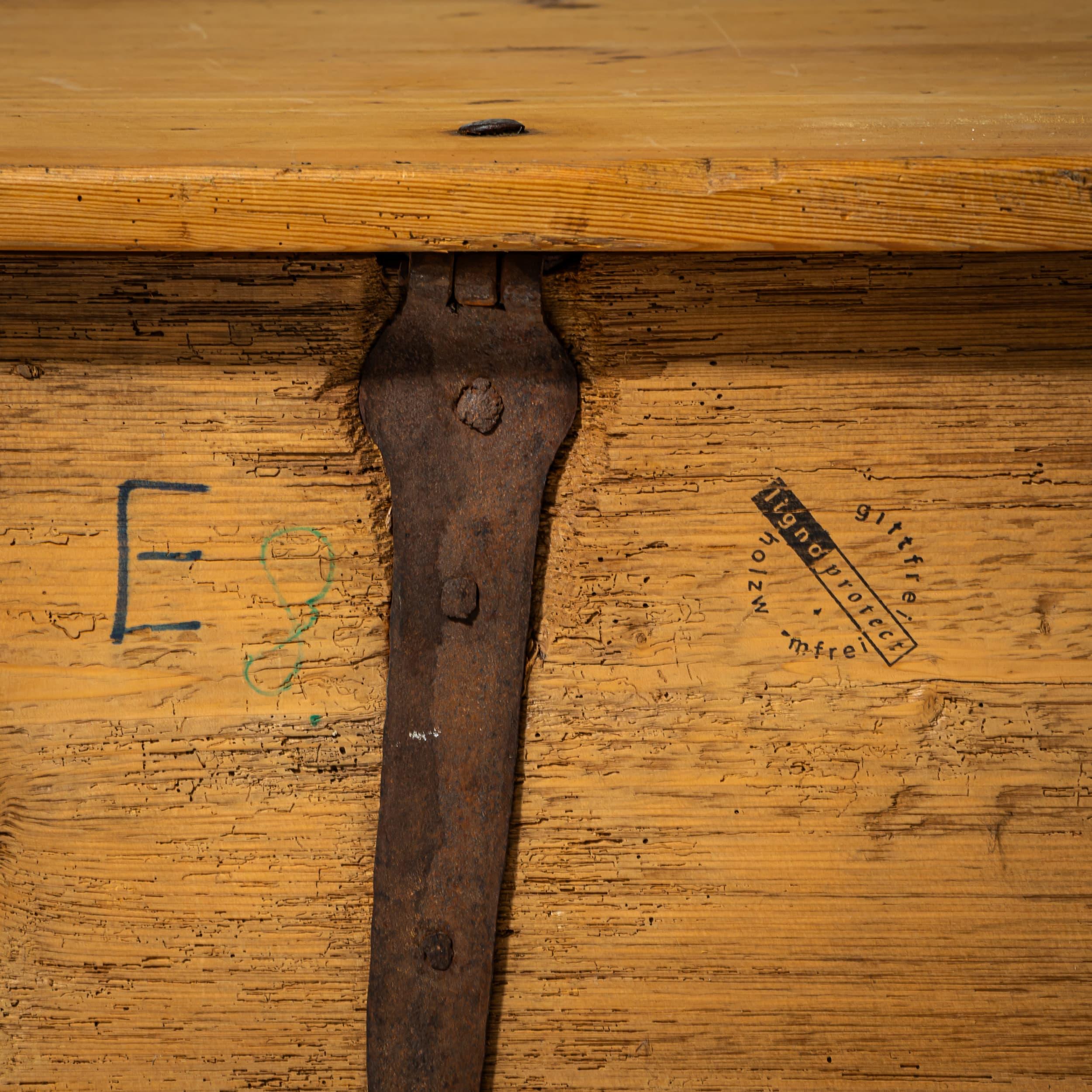 Cassapanca rustica, Germania meridionale/Francia, abete, metà del XIX secolo in vendita 2