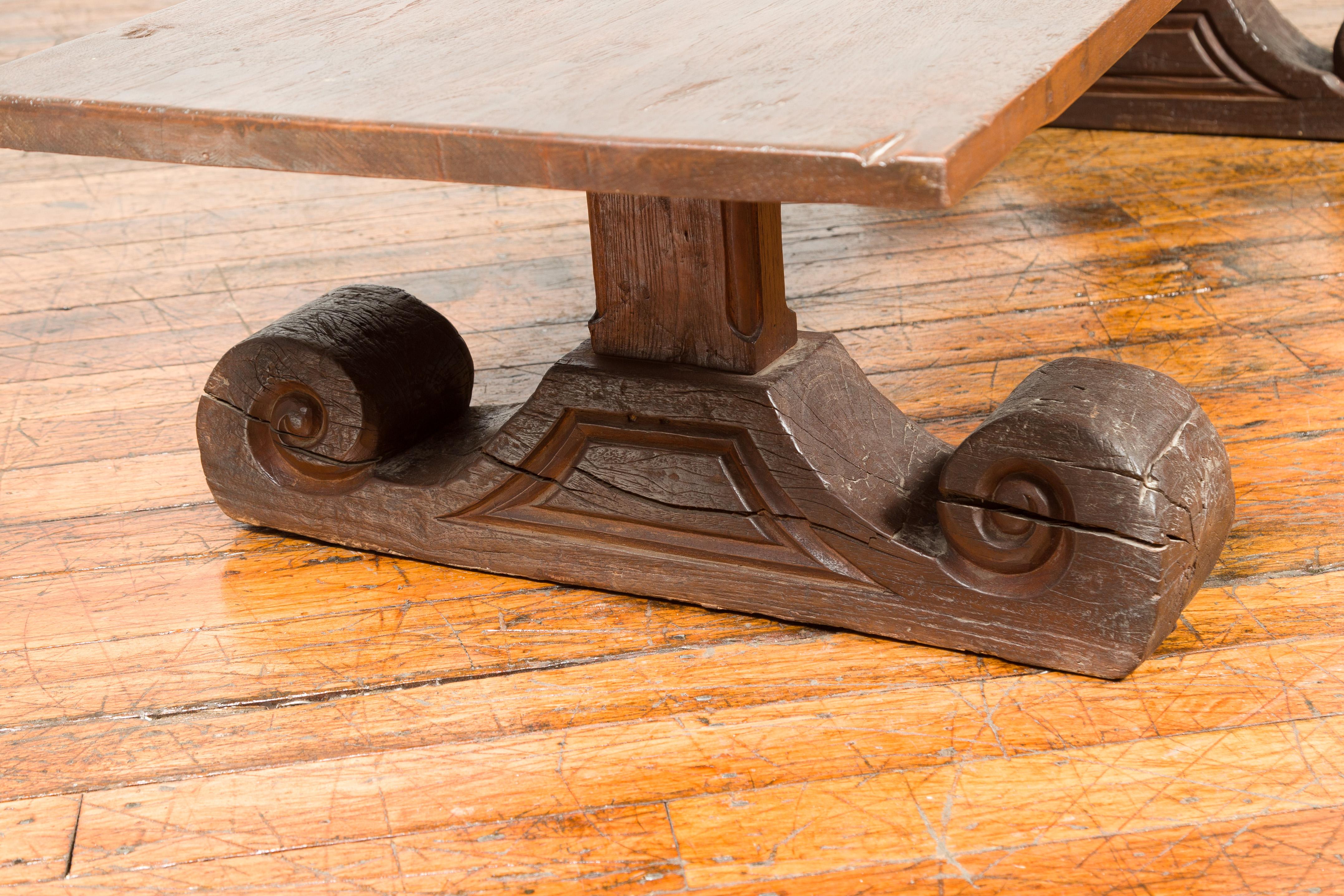 Rustic Chinese 19th Century Elm Coffee Table with Large Scrolling Feet For Sale 4