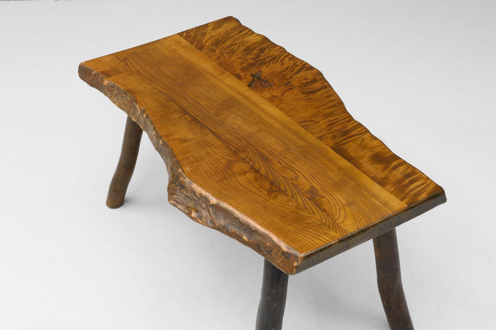 Table basse rustique Bon état - En vente à London, England