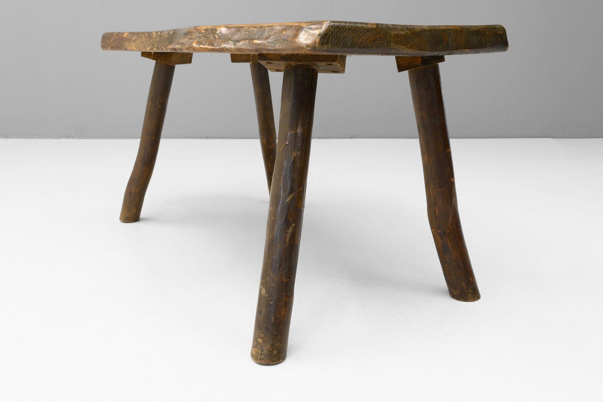 Noyer Table basse rustique en vente
