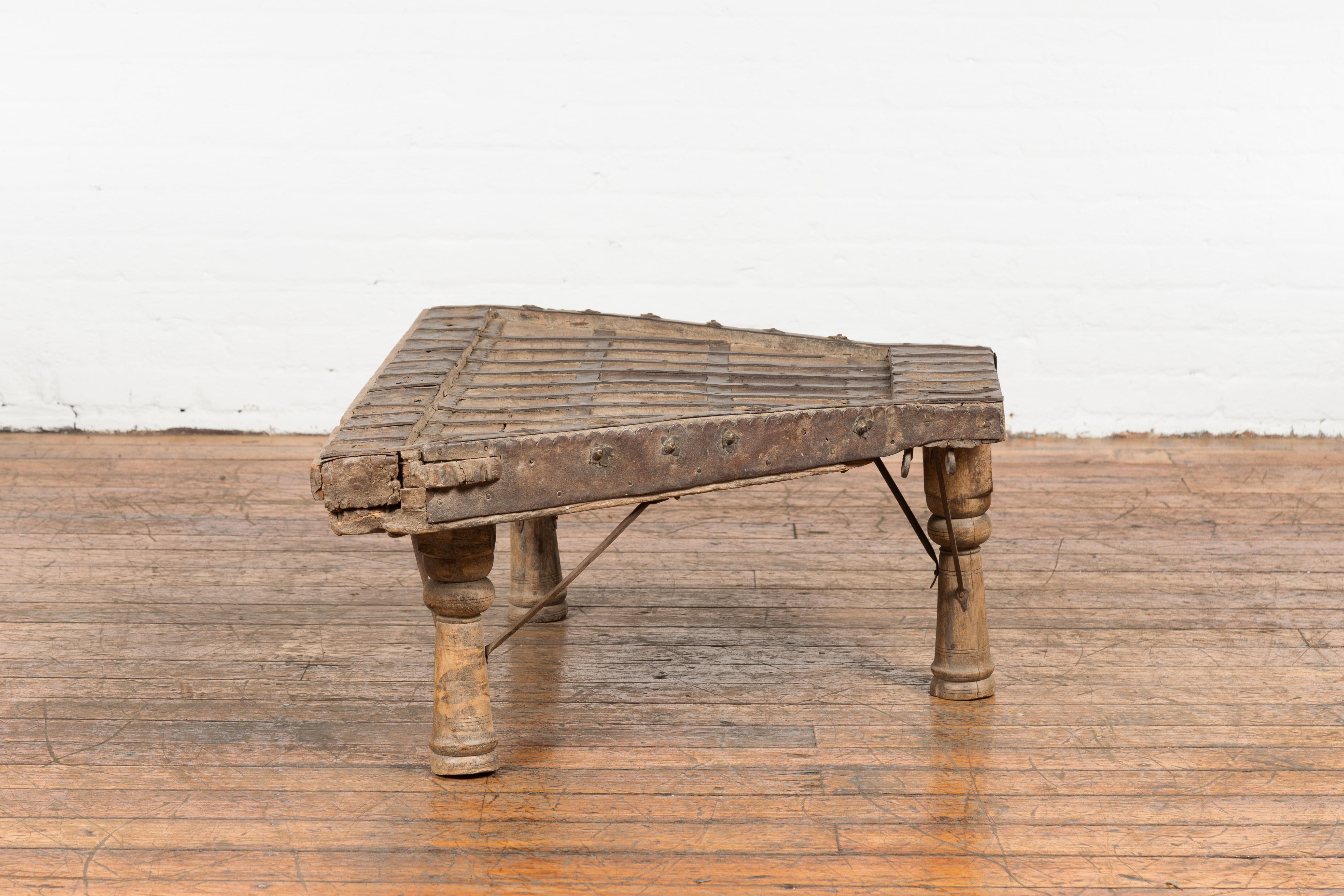 Rustic Coffee Table Made of 19th Century Indian Bullock Cart with Iron Details For Sale 6