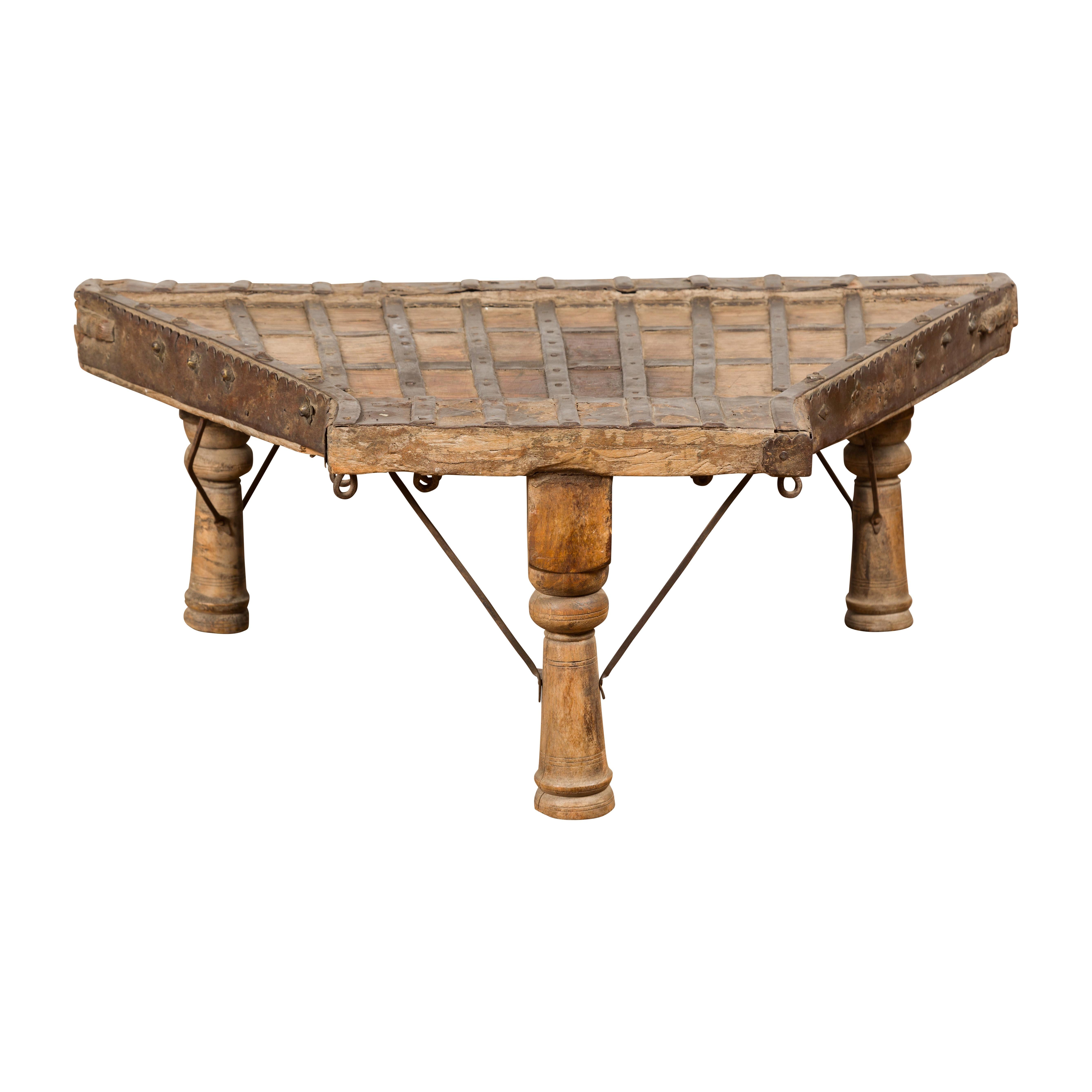 Rustic Coffee Table Made of 19th Century Indian Bullock Cart with Iron Details For Sale 10