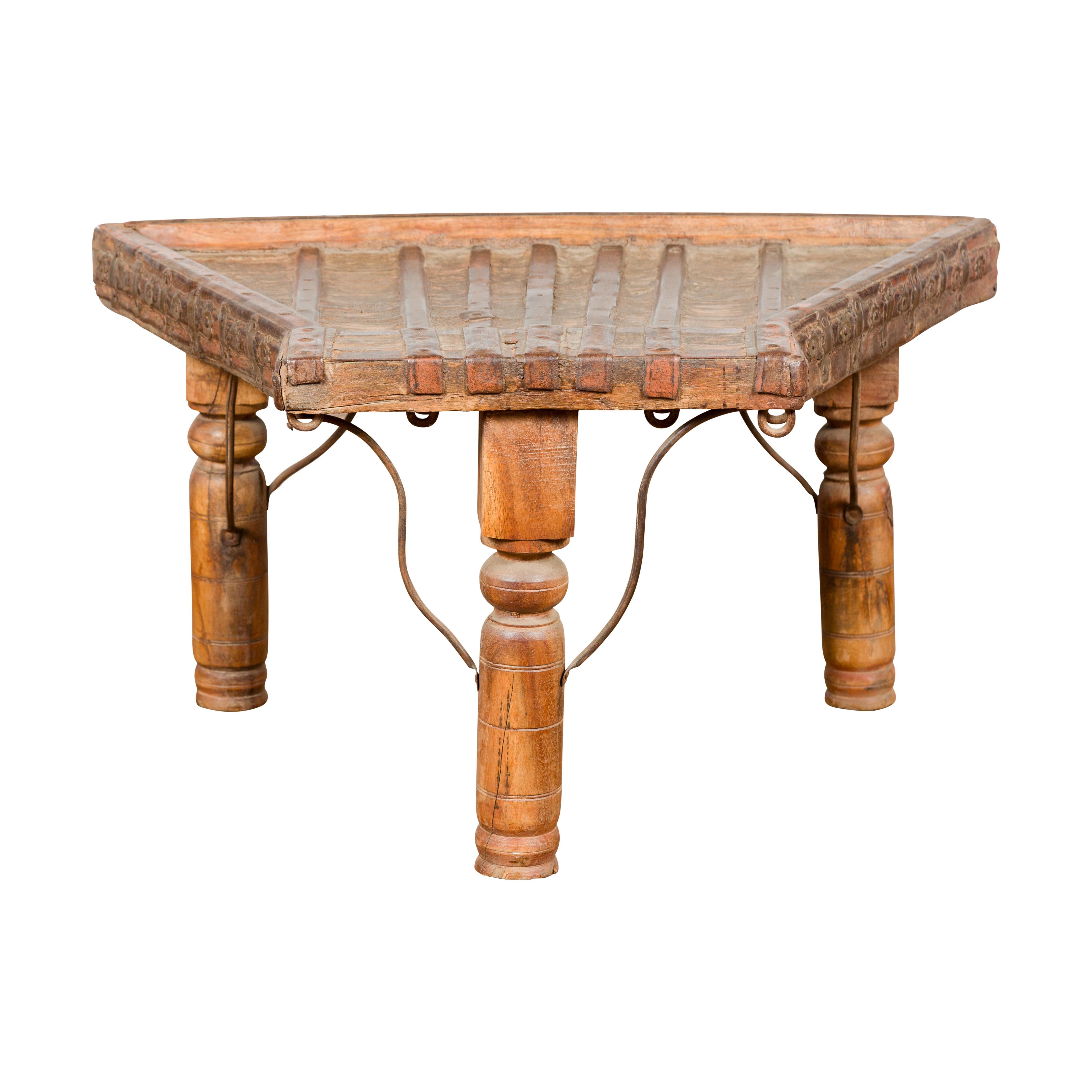 Rustic Coffee Table Made of 19th Century Indian Bullock Cart with Iron Stretcher For Sale 10