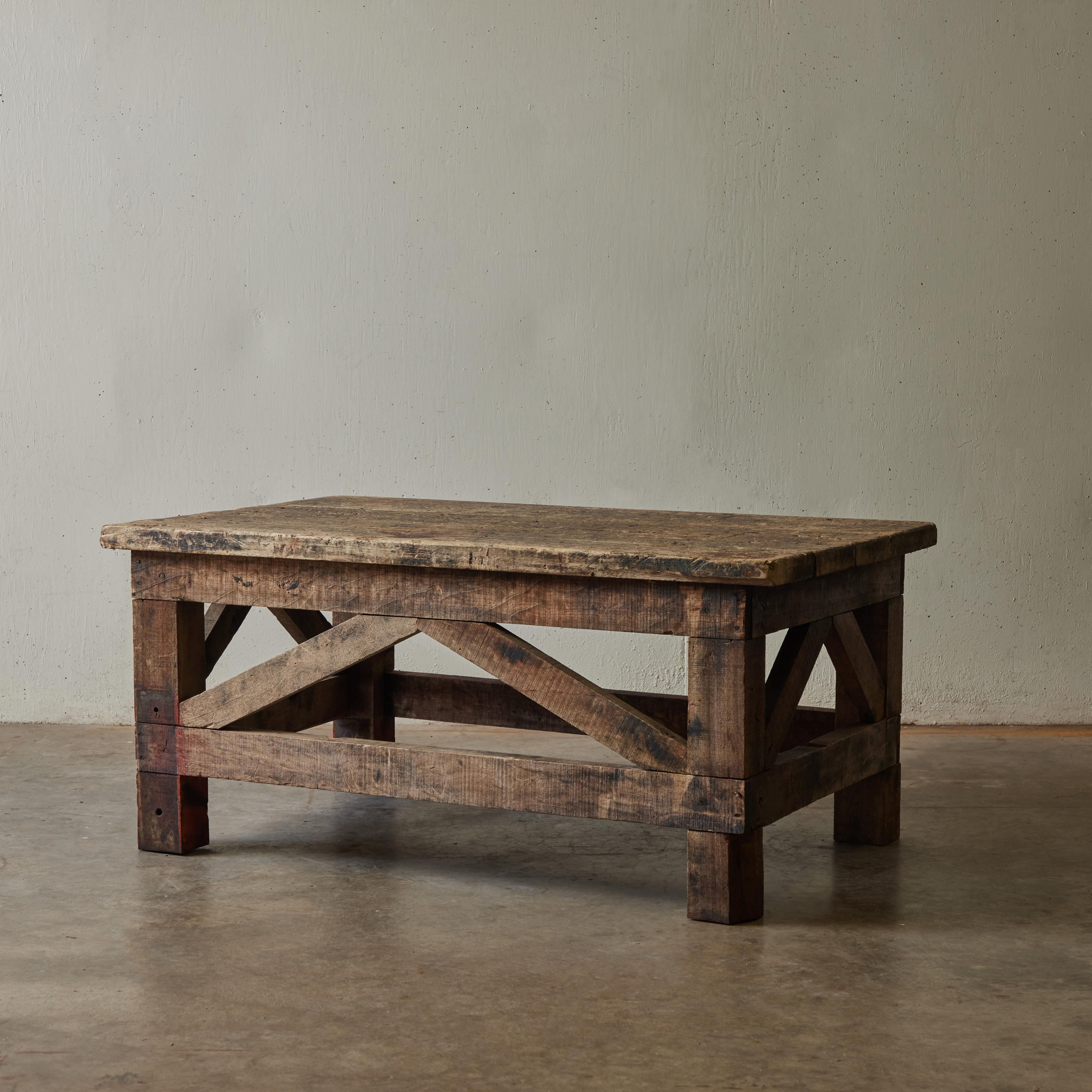 Industriel Table en bois rustique française du XIXe siècle en vente