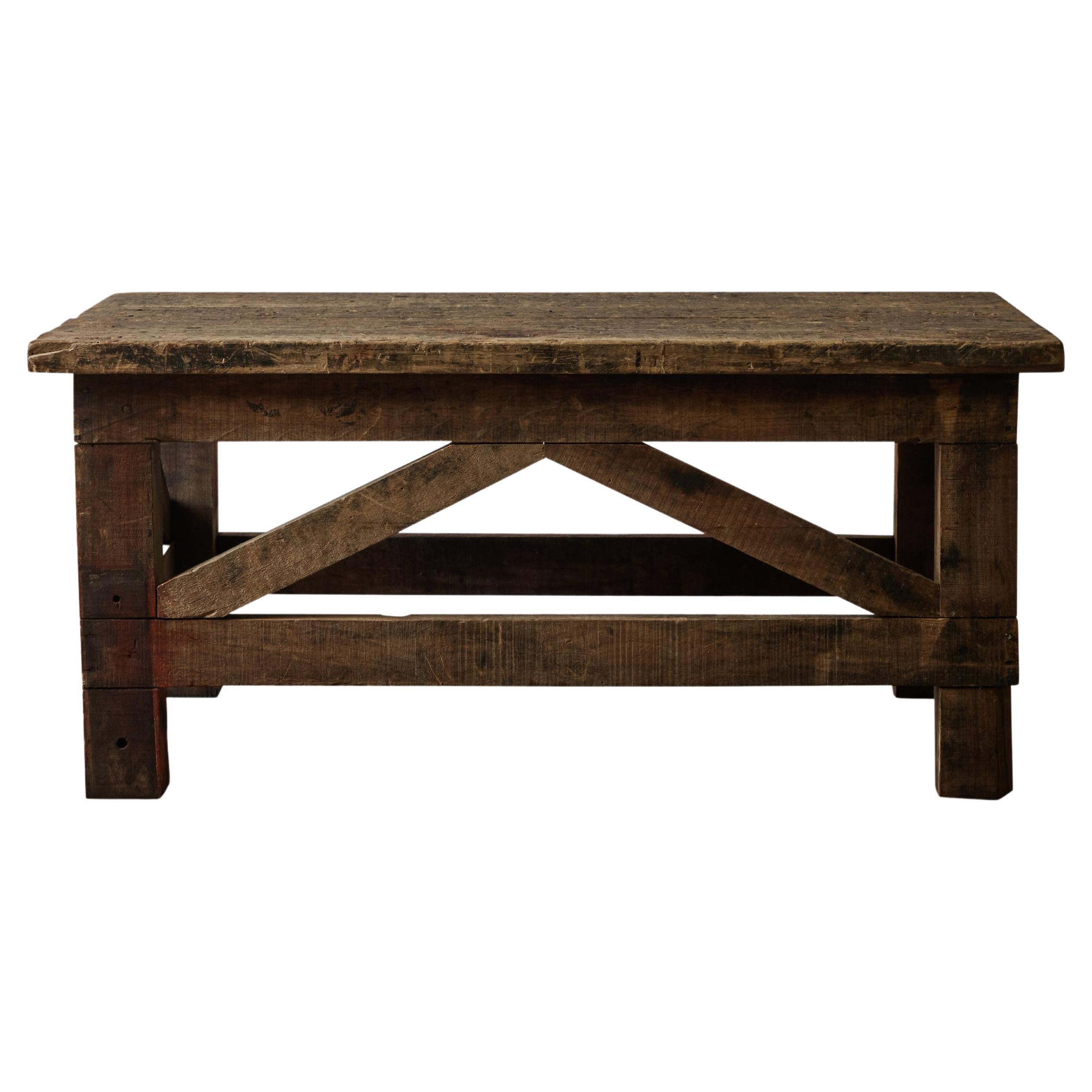 Table en bois rustique française du XIXe siècle en vente