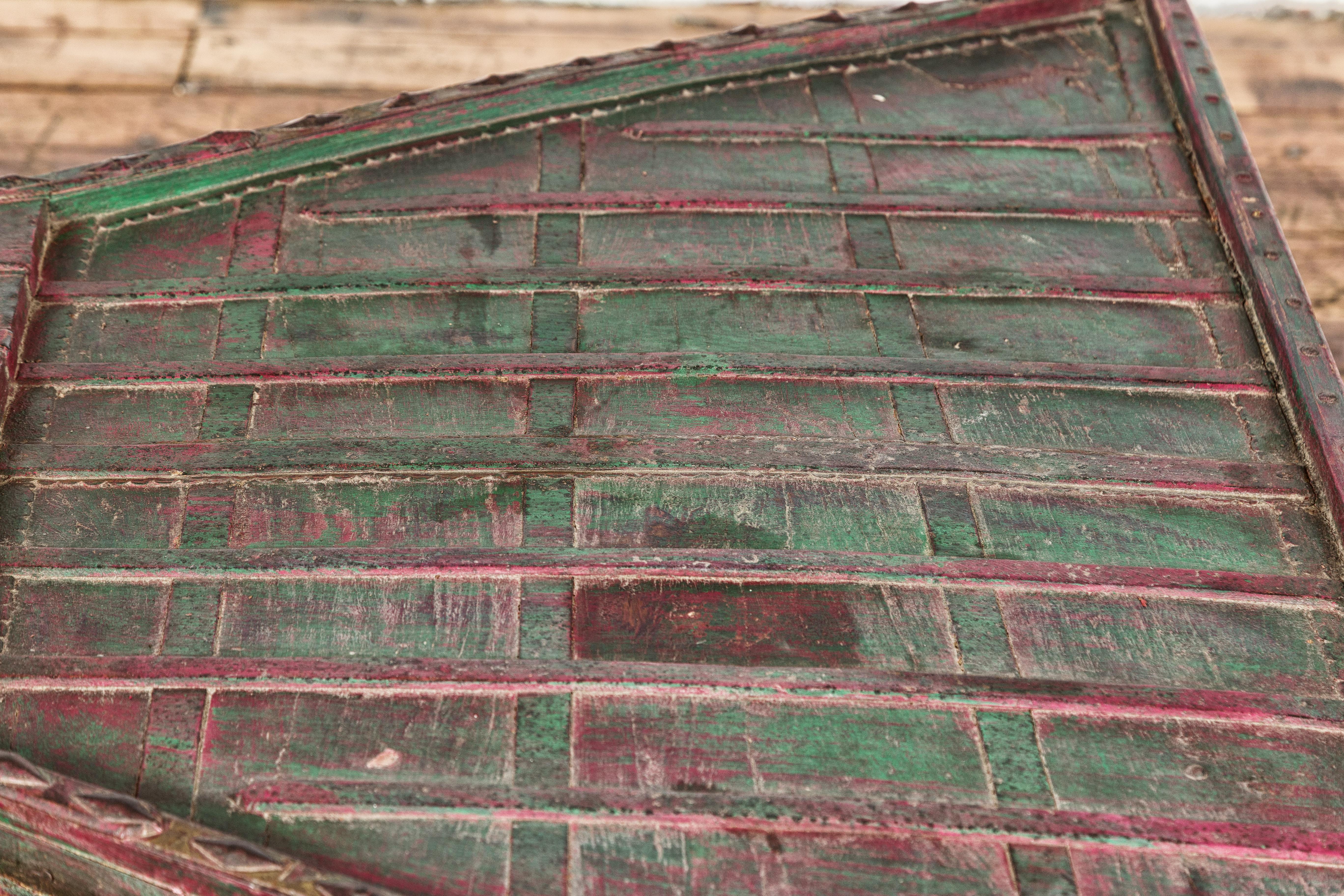 Table basse rustique laquée rouge et verte, pieds balustres tournés et fer en vente 10