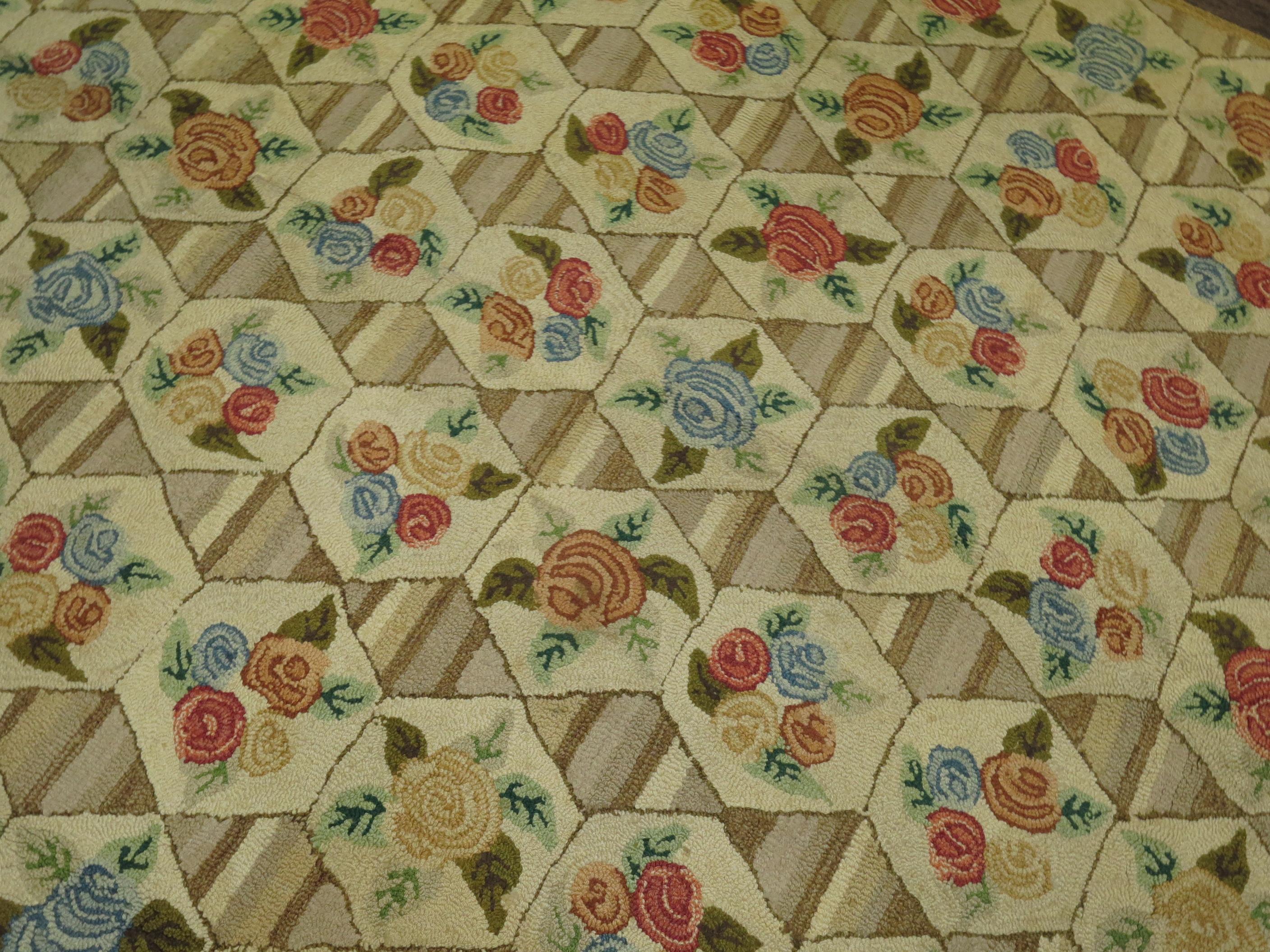 Rustic Color Floral Motif American Hooked Room Size Rug, Mid-20th Century For Sale 3