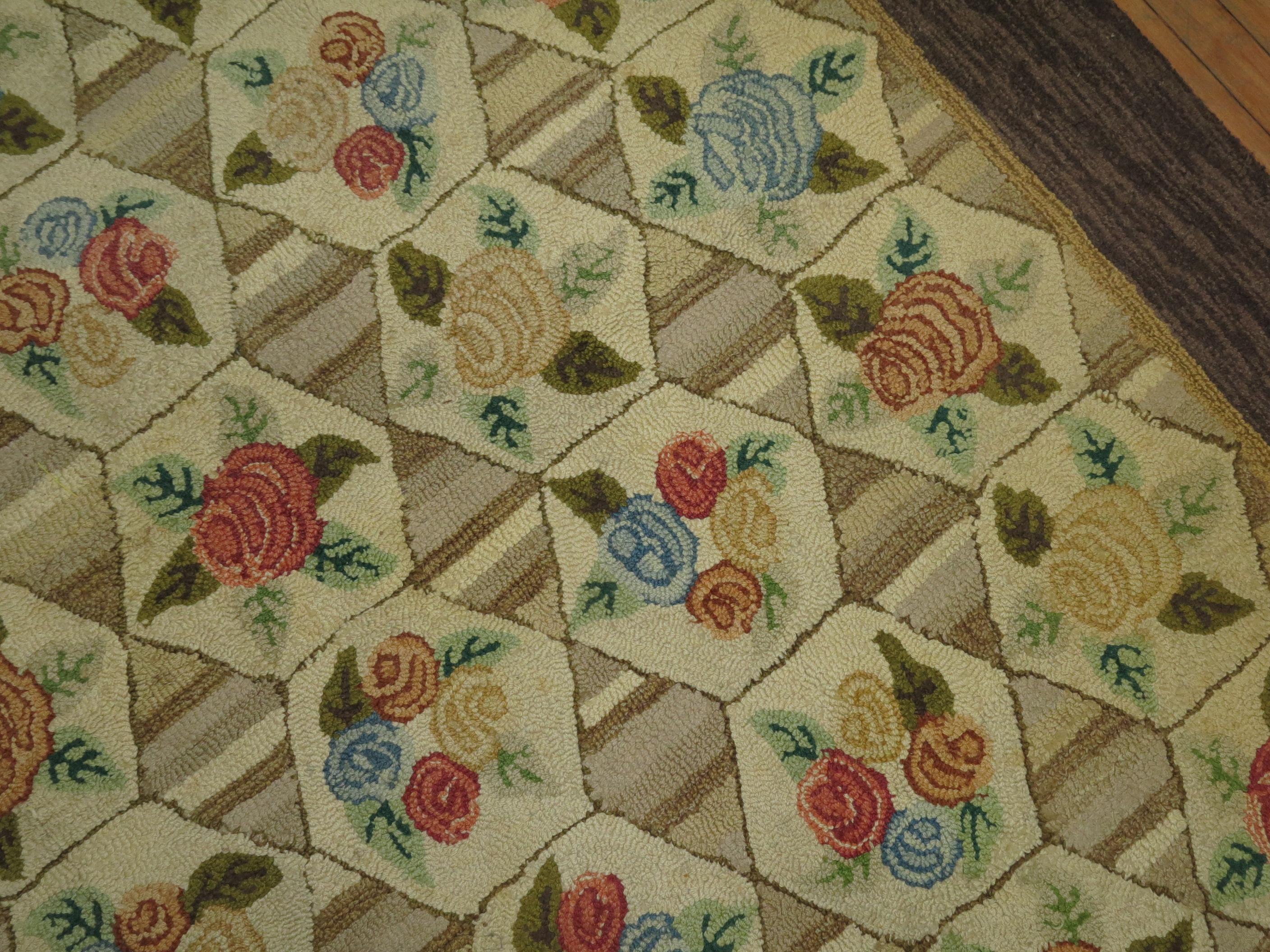 Rustic Color Floral Motif American Hooked Room Size Rug, Mid-20th Century In Good Condition For Sale In New York, NY