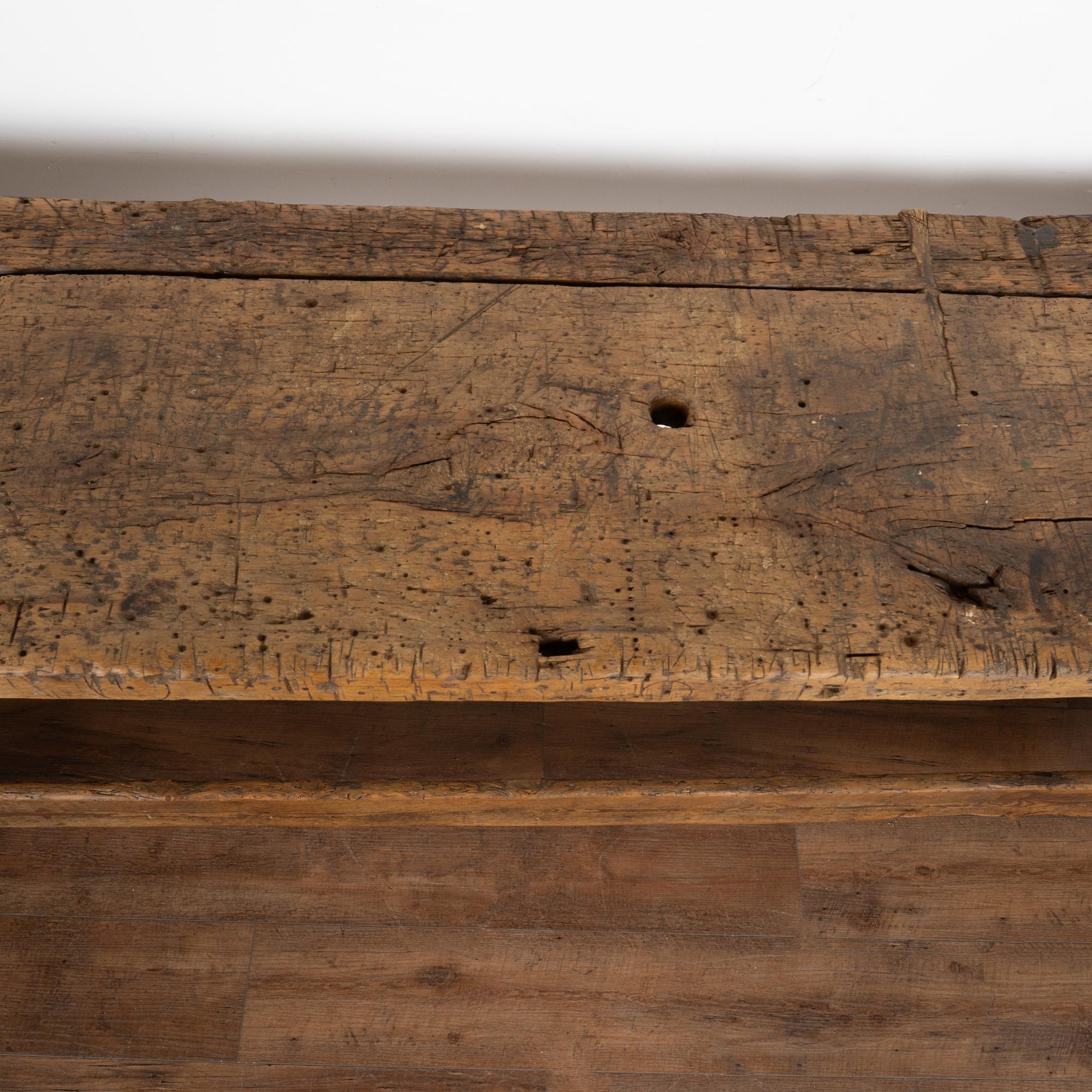 Rustic Console Table Carpenter's Workbench, France circa 1860-80 For Sale 2